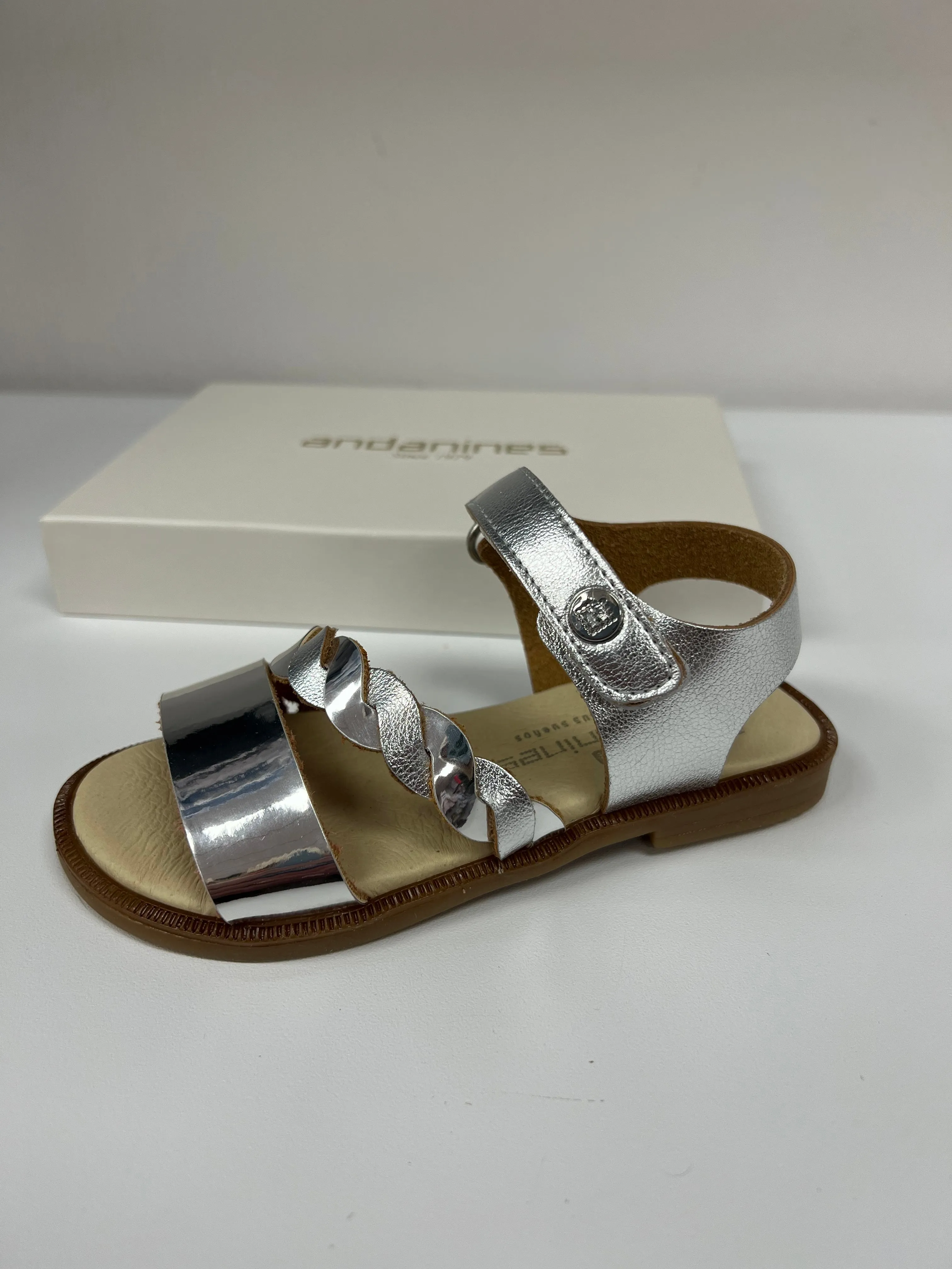 231725 Andanines Silver Pleat Cable Sandal