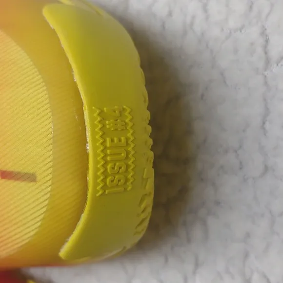 Adidas DON Issue 4 X Pixar The Incredibles Dash Kids 13k Youth Red basketball