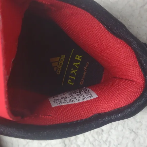 Adidas DON Issue 4 X Pixar The Incredibles Dash Kids 13k Youth Red basketball