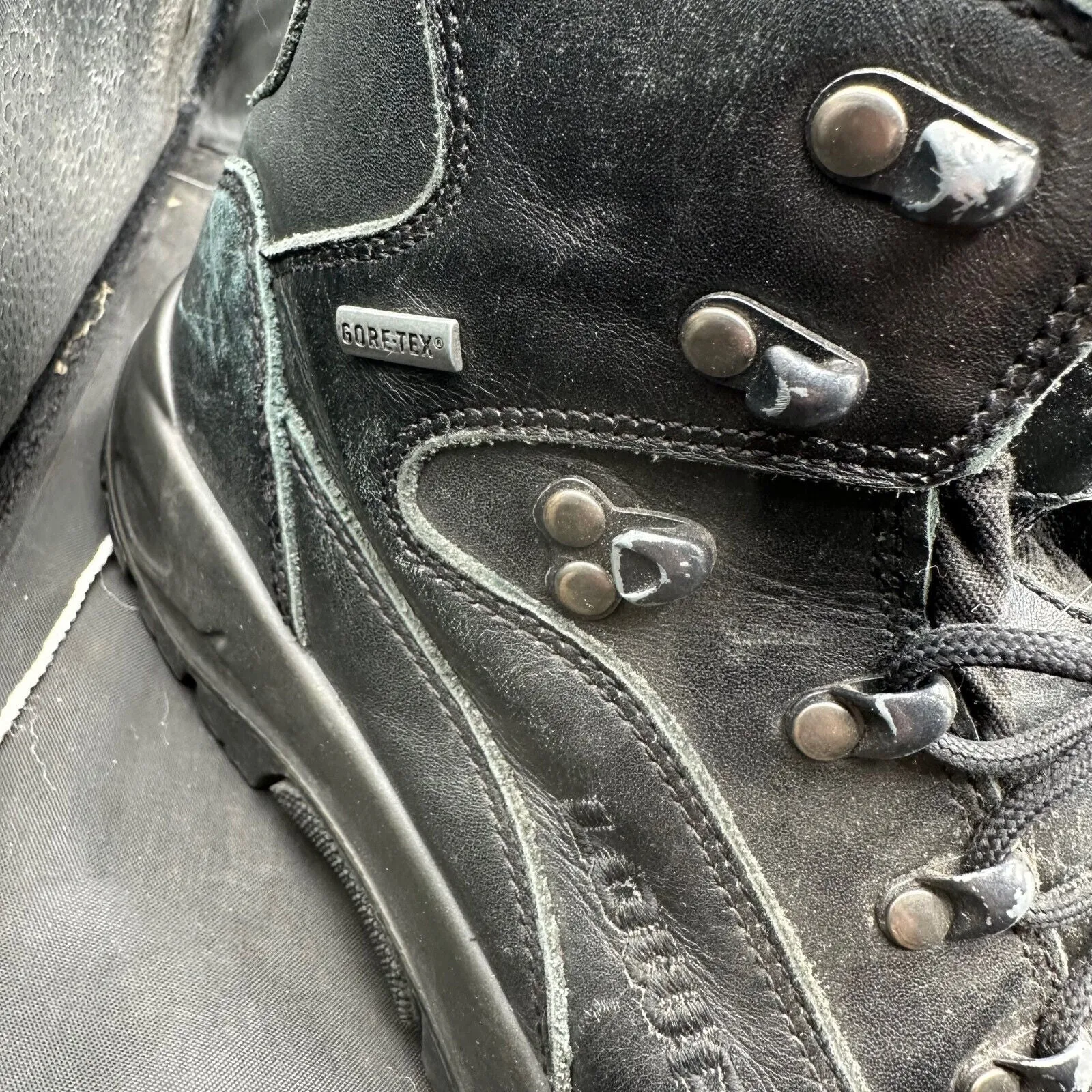 Army Black Leather High Top LOWA Gore-Tex Combat Boots - Size EU 39 - UK 5.5