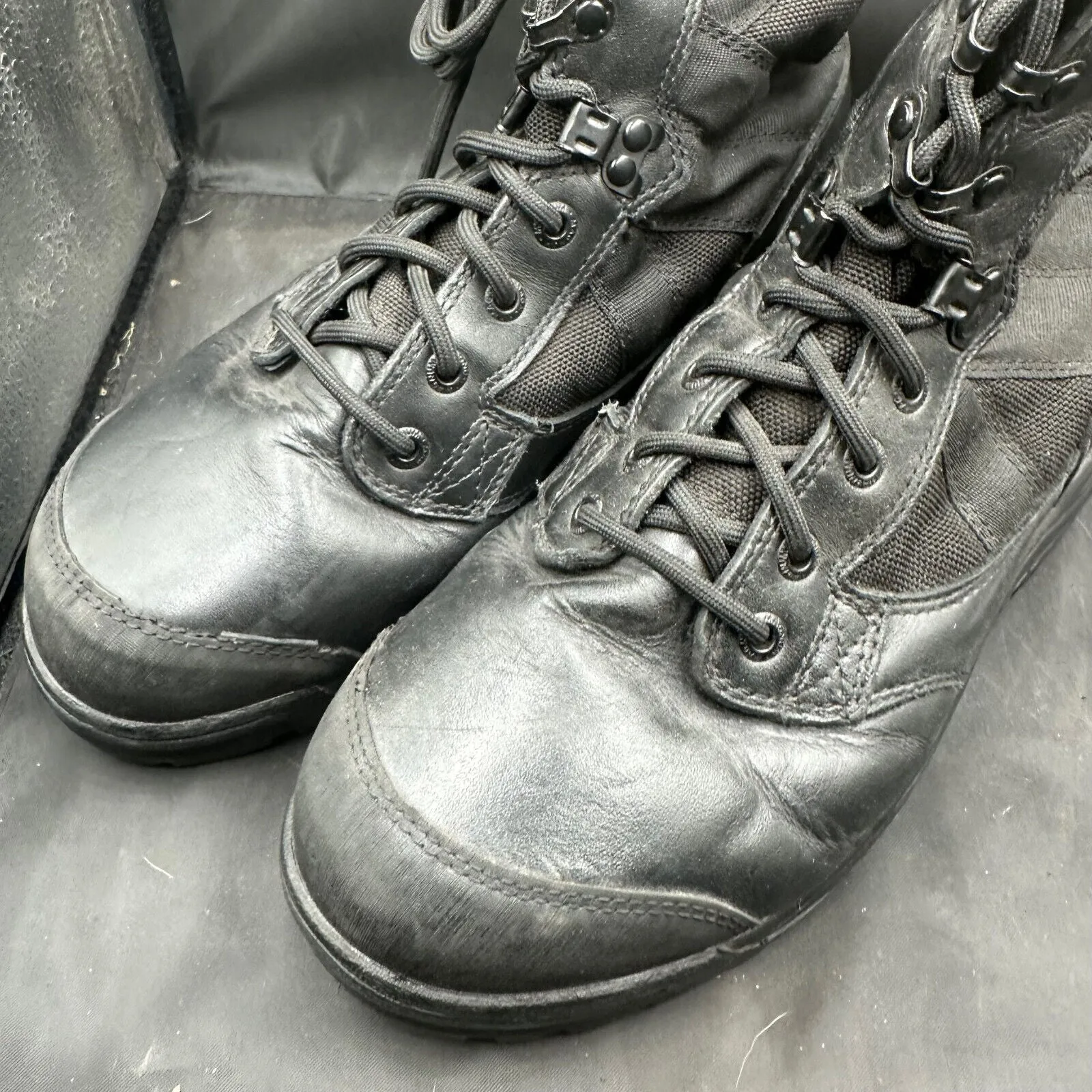 Army Black Leather High Top Magnum Combat Boots - Size EU 42 - UK 8L