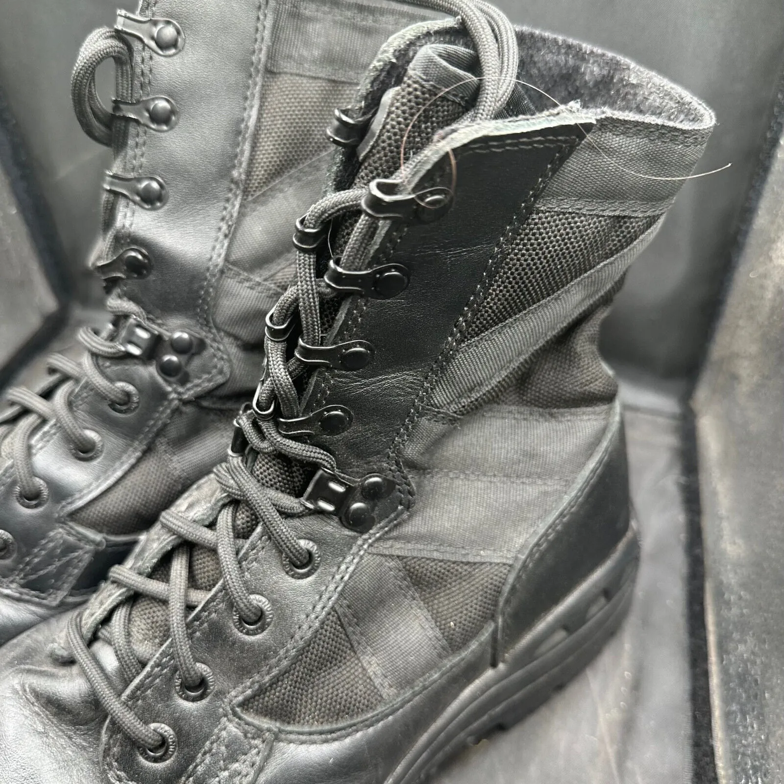 Army Black Leather High Top Magnum Combat Boots - Size EU 42 - UK 8L