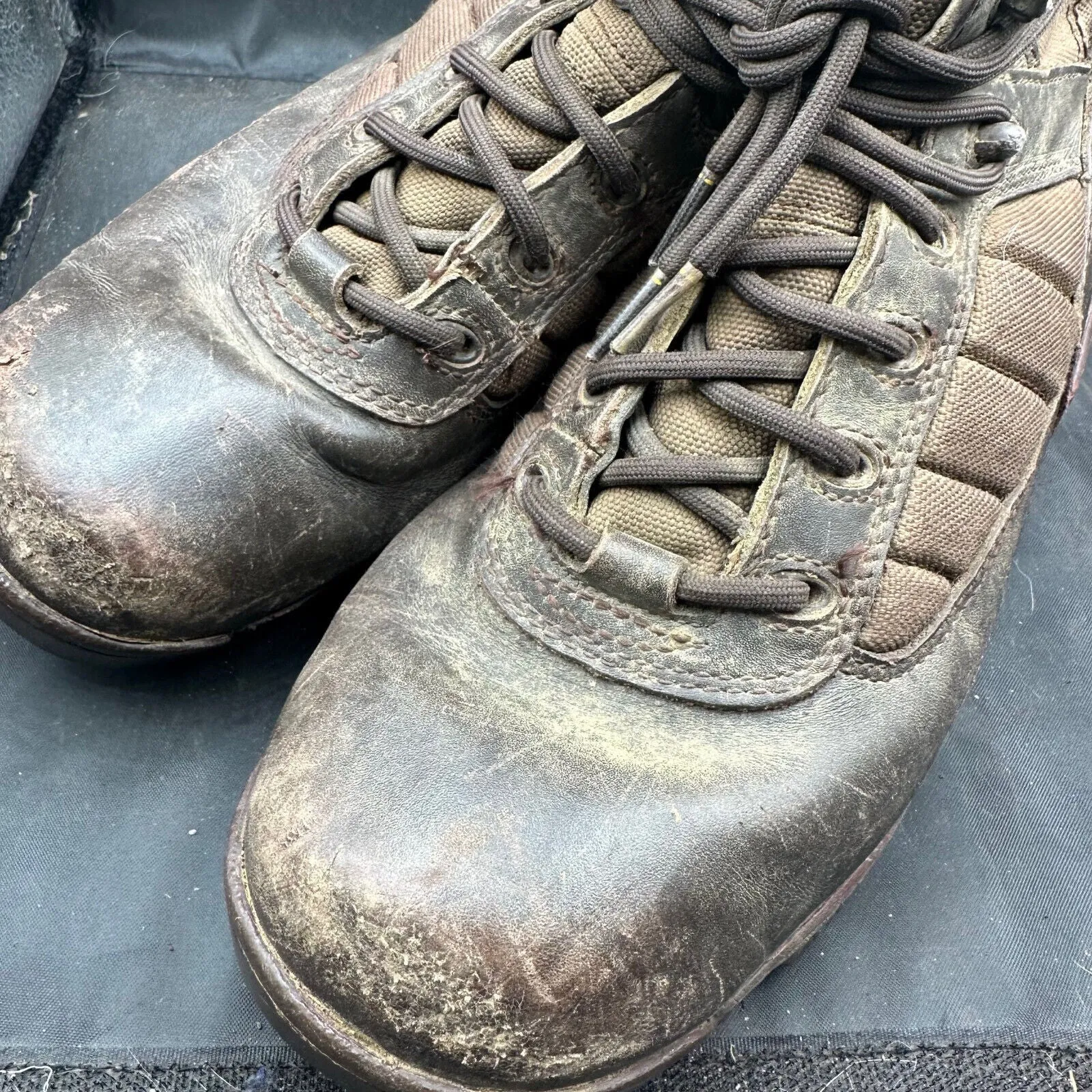 Army Brown Leather BATES Combat Boots - Size EU 41 - UK 7M