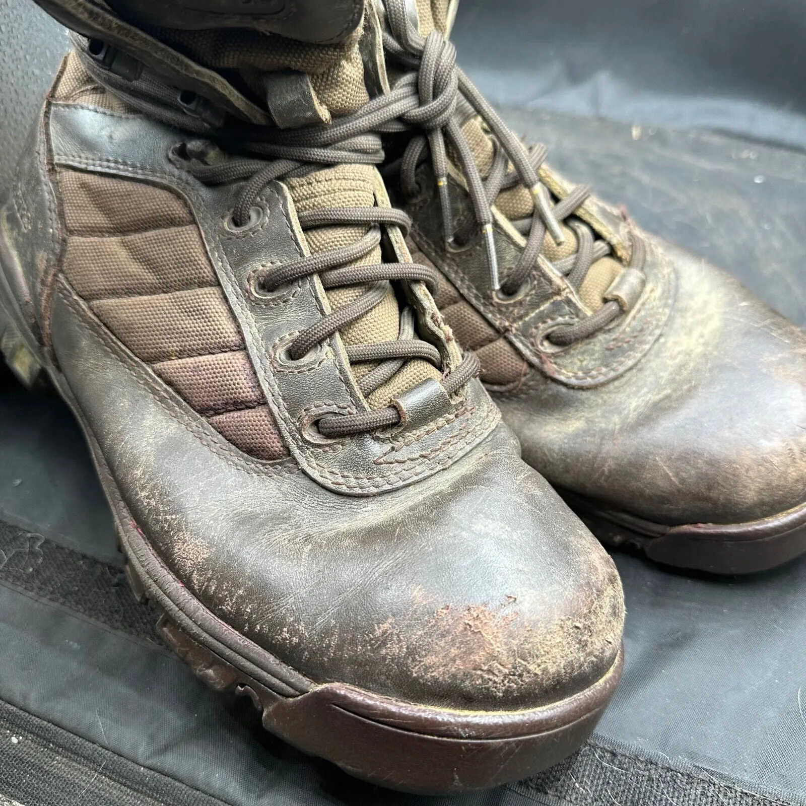 Army Brown Leather BATES Combat Boots - Size EU 41 - UK 7M