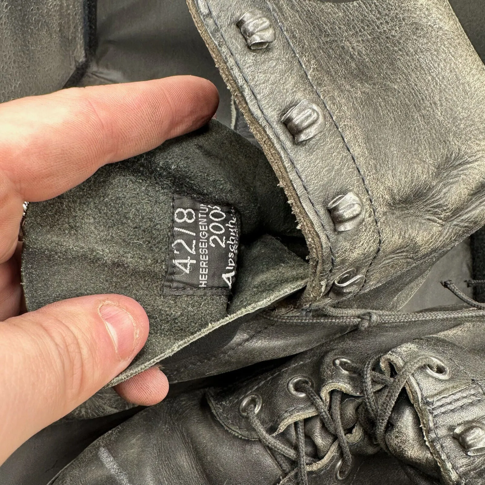 Austrian Army Black Leather Army Combat Boots - Size EU 42 - UK 8