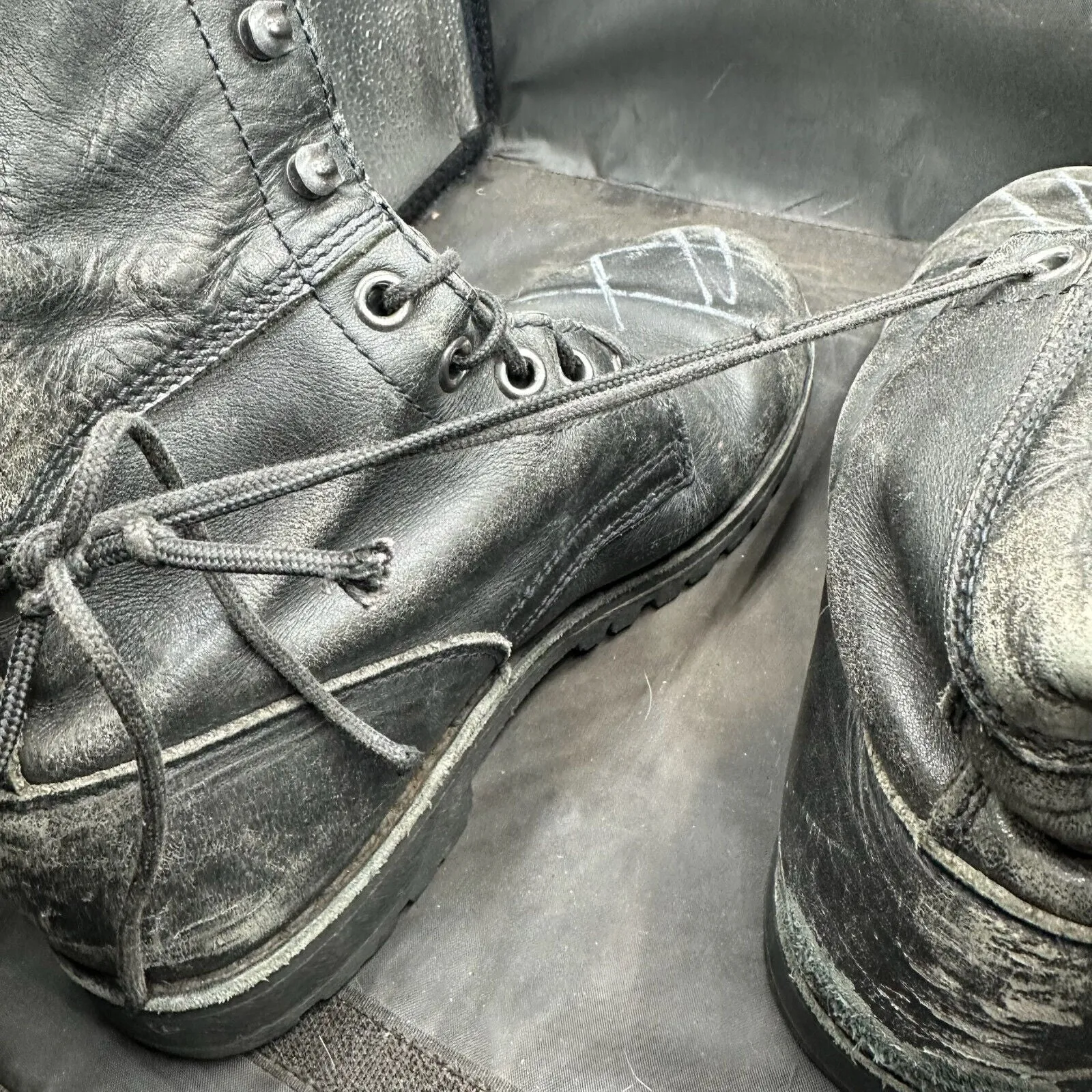 Austrian Army Black Leather Army Combat Boots - Size EU 42 - UK 8