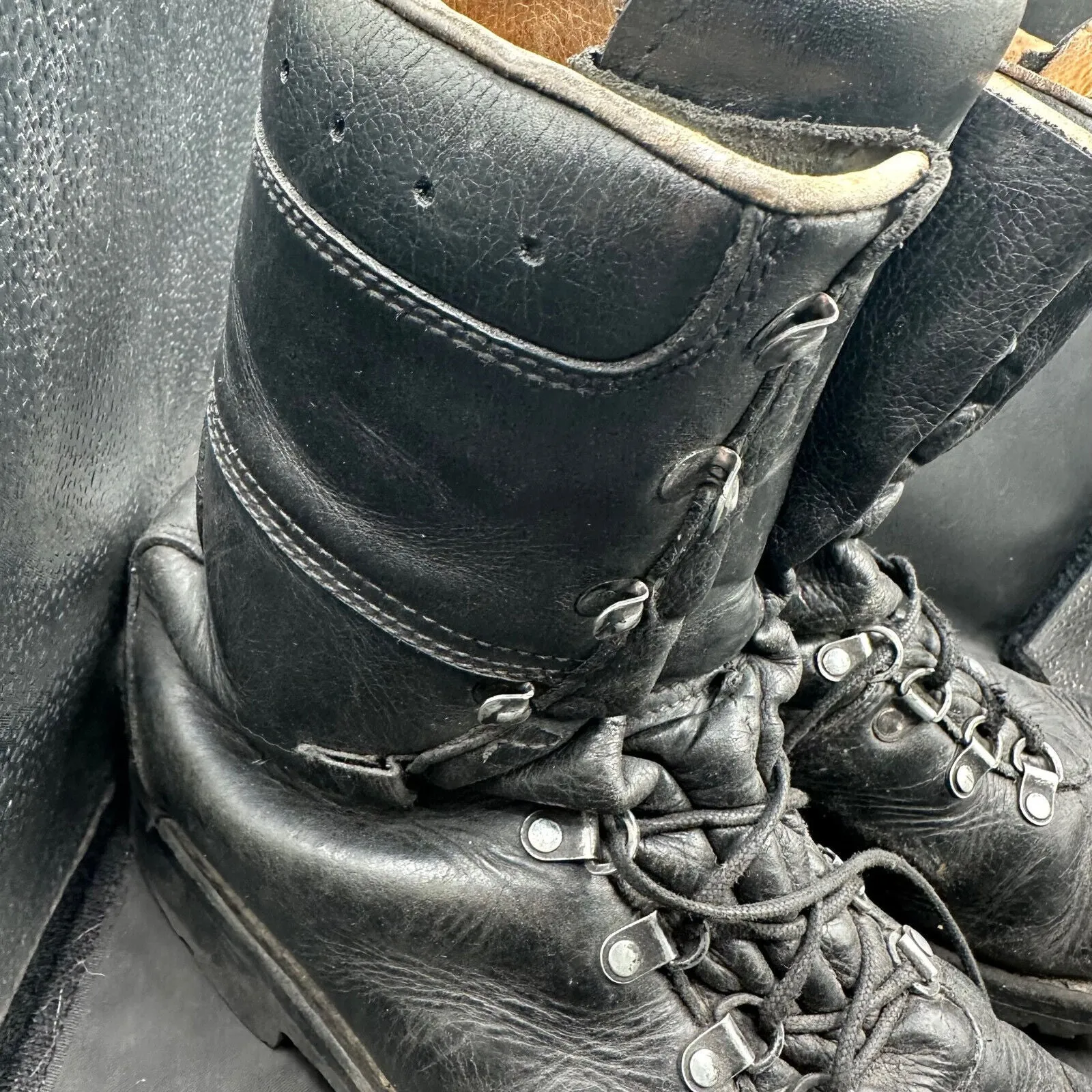 Austrian Army Black Leather Army Combat Boots - Size EU 45 - UK 10.5