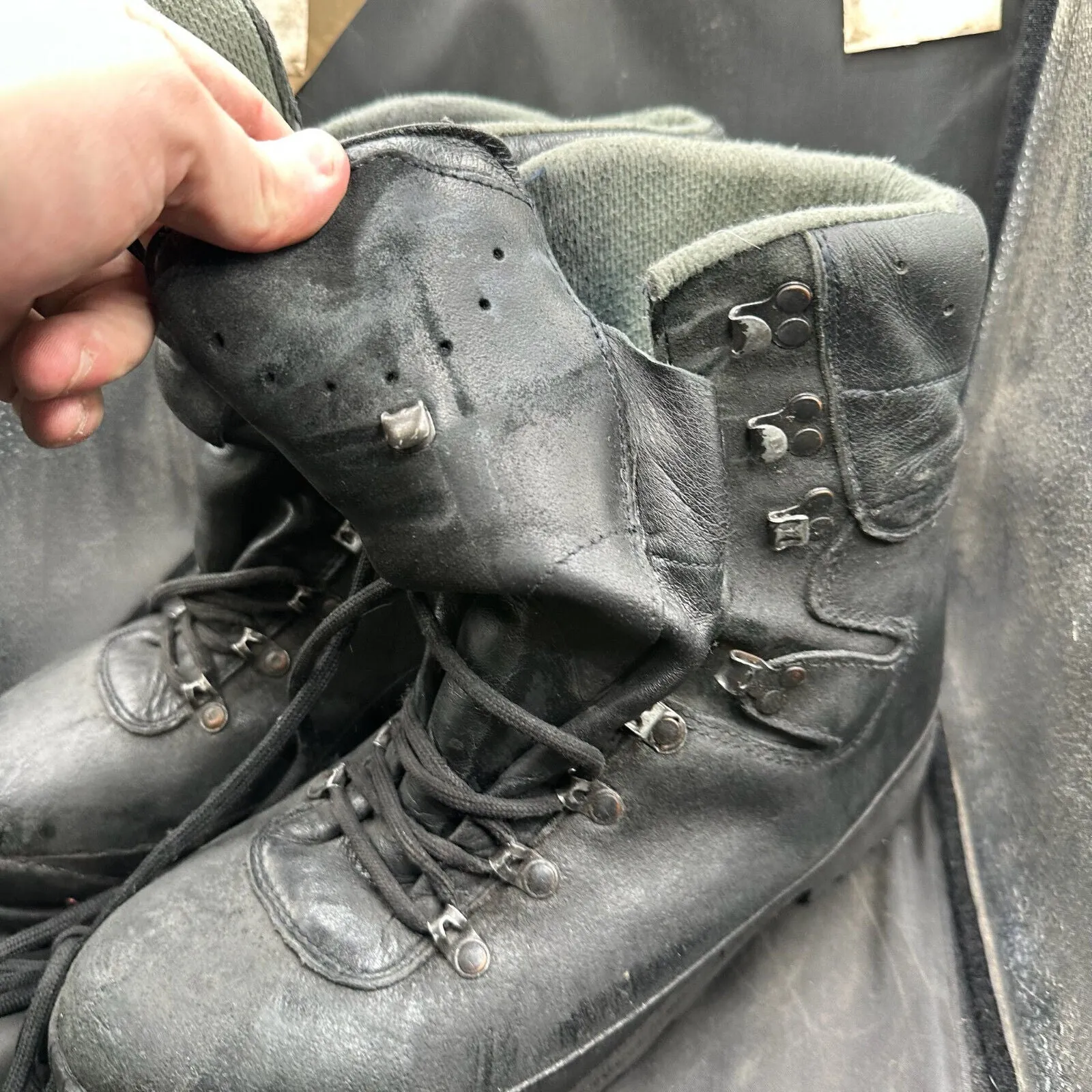 Austrian Army Black Leather Army Combat Boots - Size EU 45 - UK 10.5