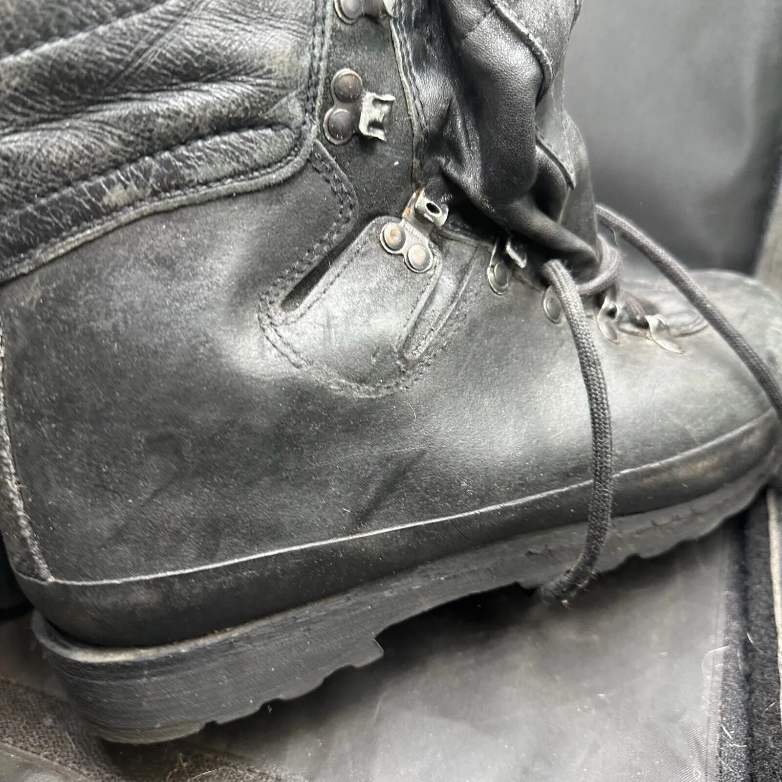 Austrian Army Black Leather Army Combat Boots - Size EU 45 - UK 10.5