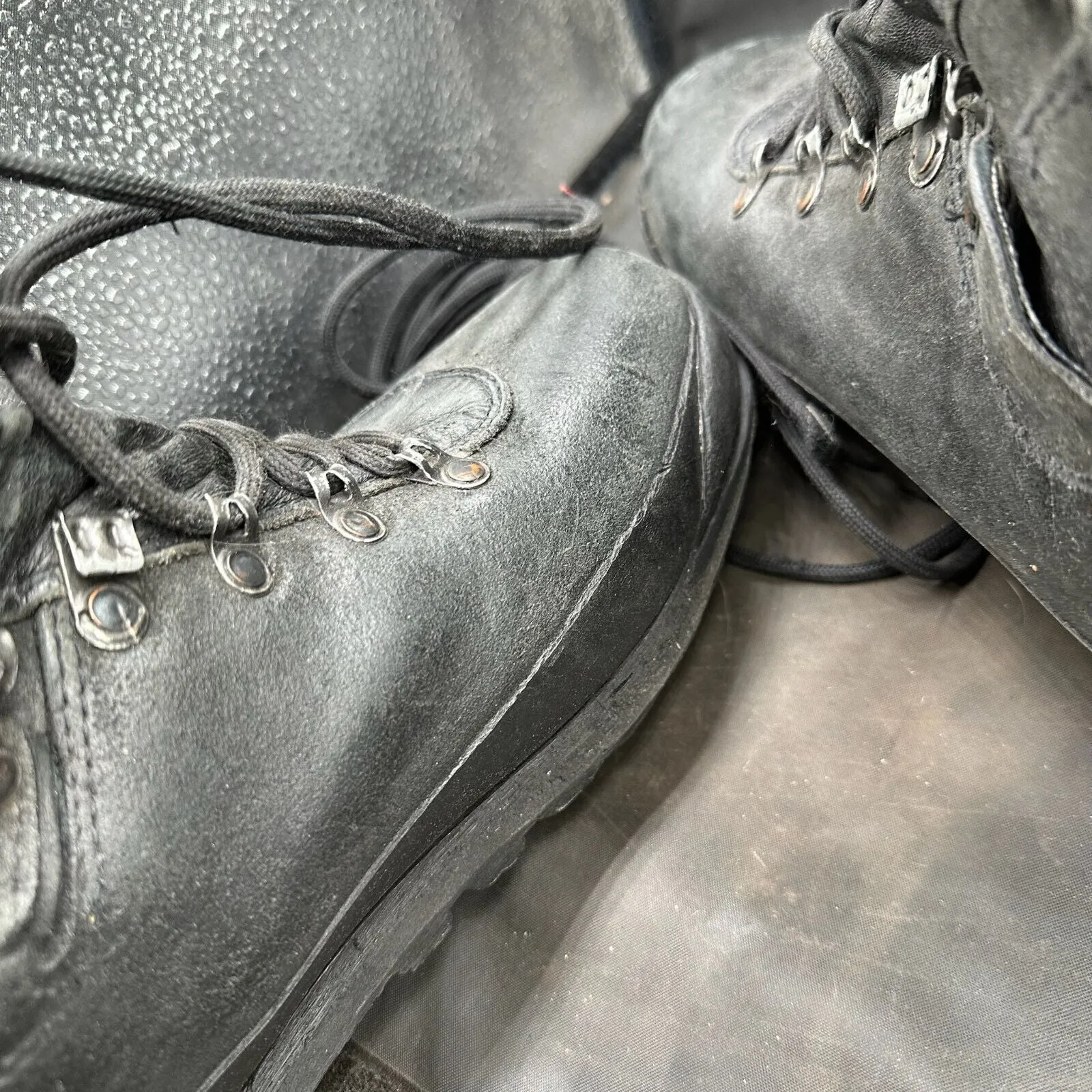 Austrian Army Black Leather Army Combat Boots - Size EU 45 - UK 10.5