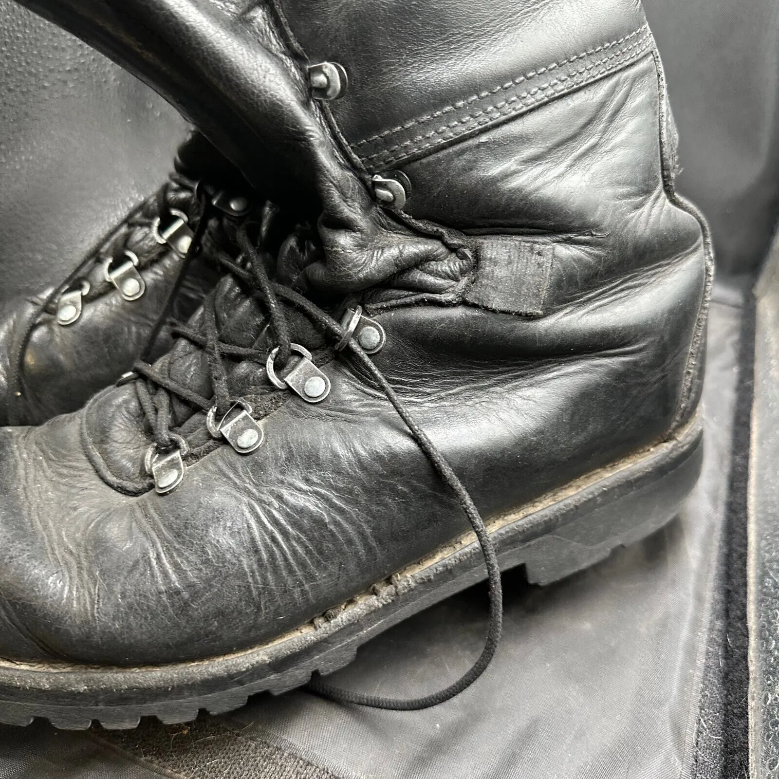 Austrian Army Black Leather Army Combat Boots - Size EU 45 - UK 10.5