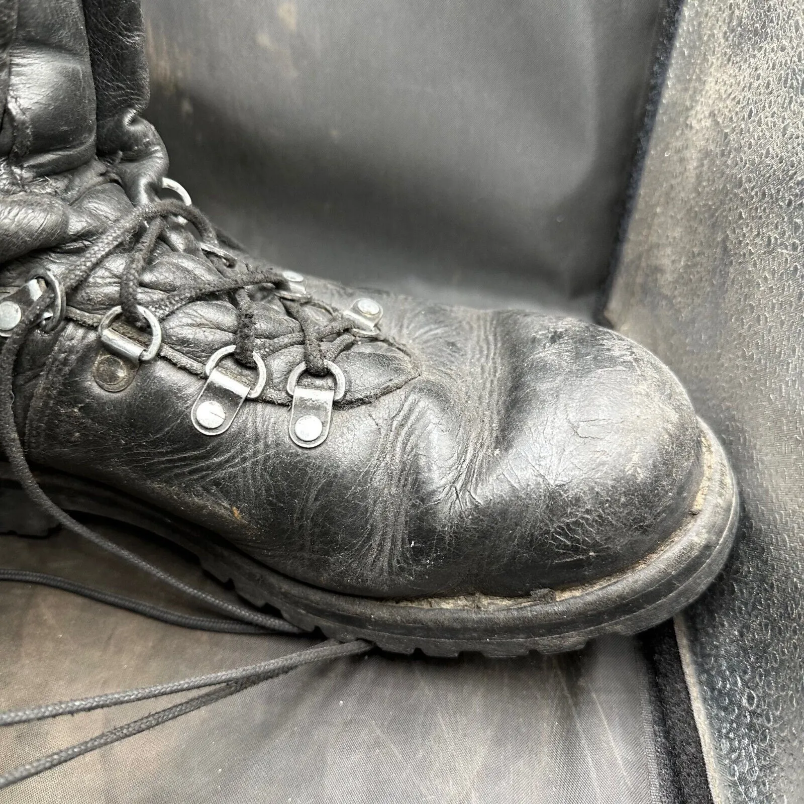 Austrian Army Black Leather Army Combat Boots - Size EU 45 - UK 10.5