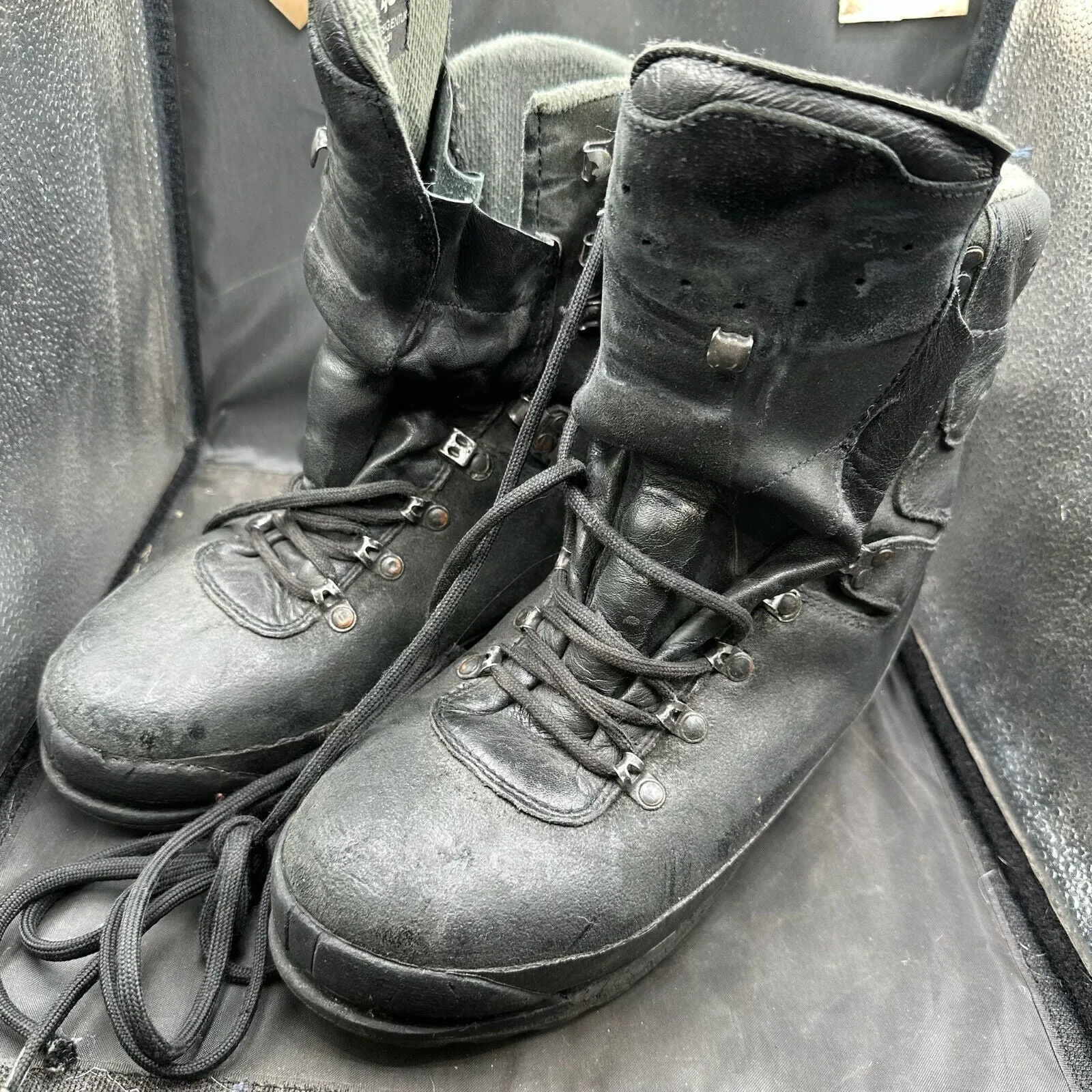Austrian Army Black Leather Army Combat Boots - Size EU 45 - UK 10.5