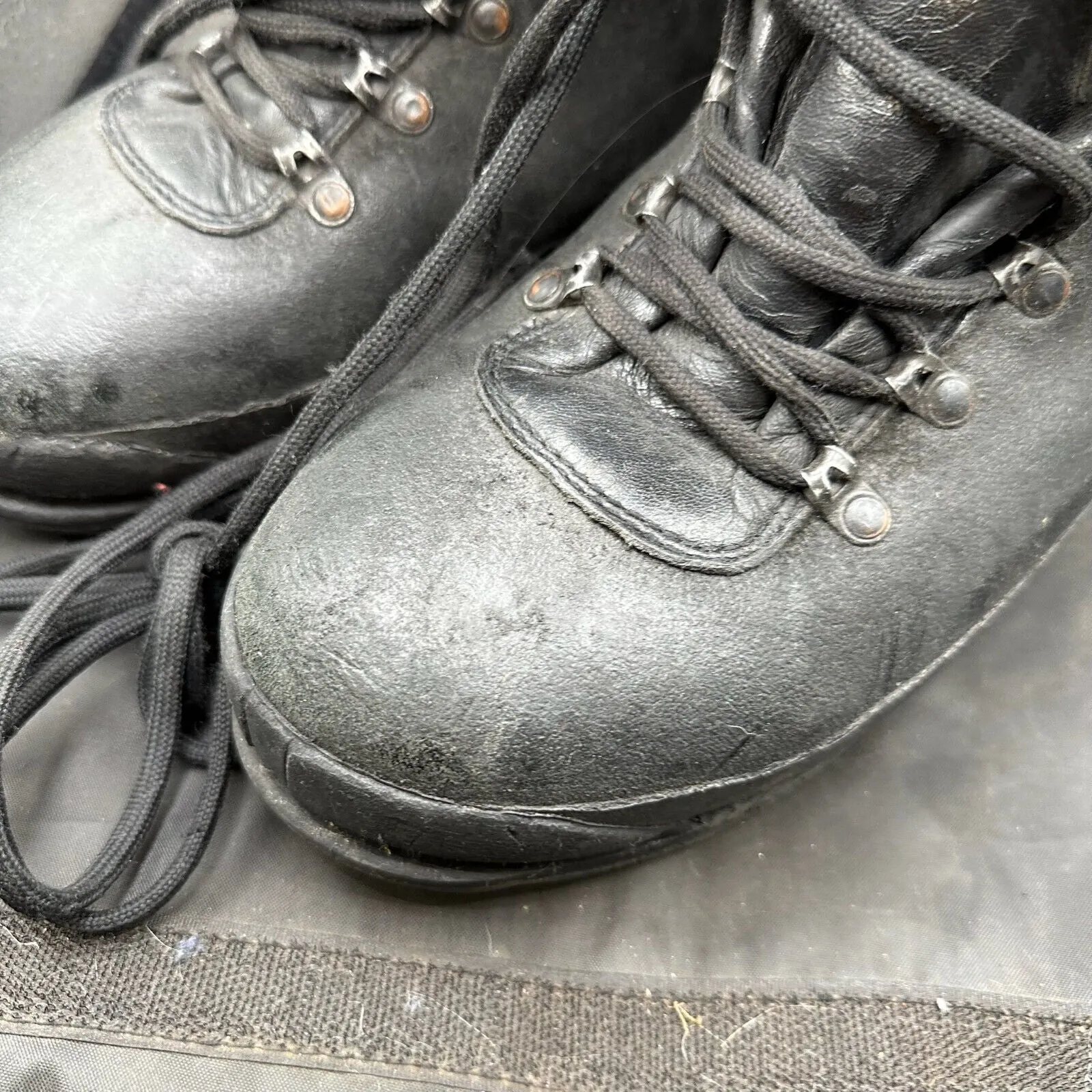 Austrian Army Black Leather Army Combat Boots - Size EU 45 - UK 10.5