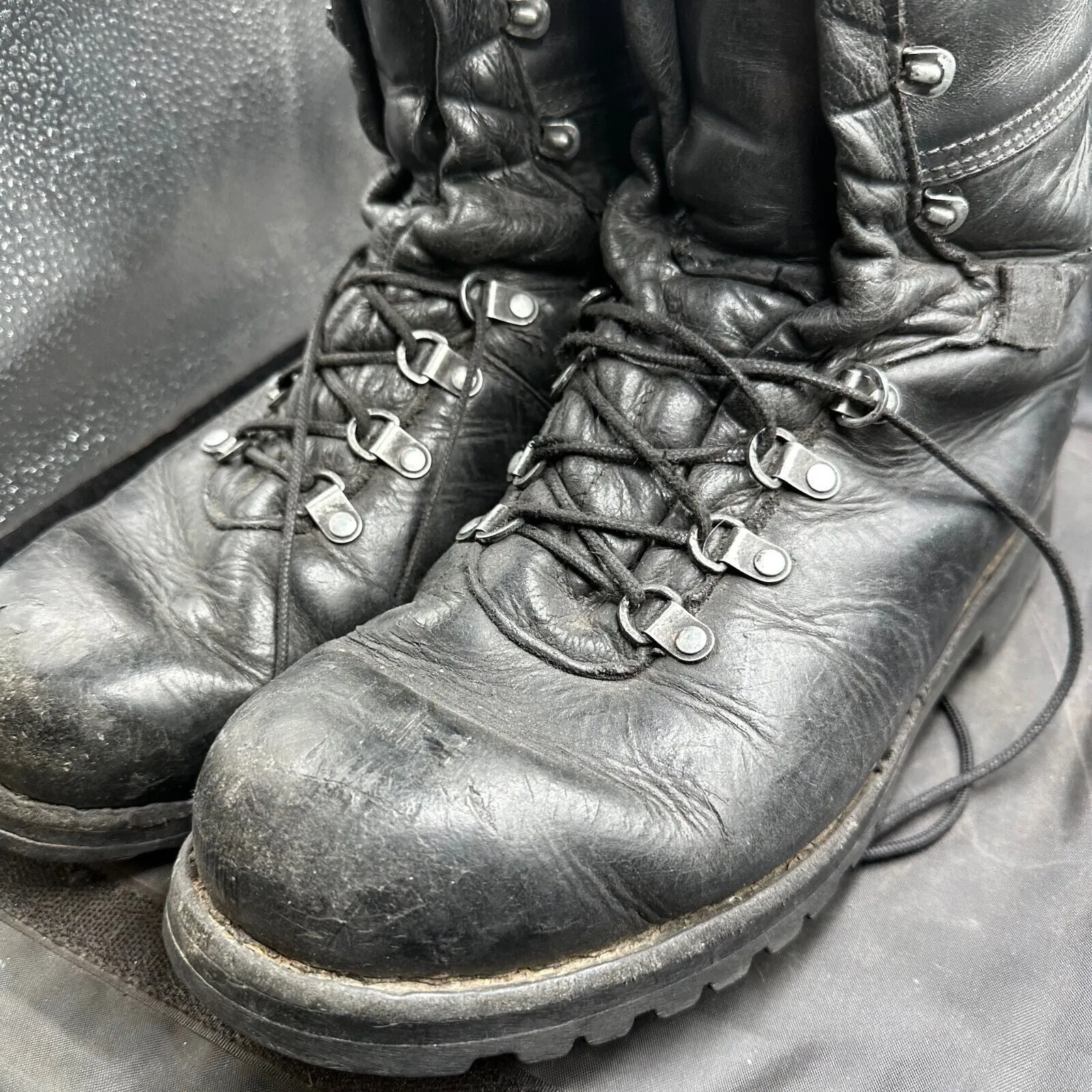 Austrian Army Black Leather Army Combat Boots - Size EU 45 - UK 10.5