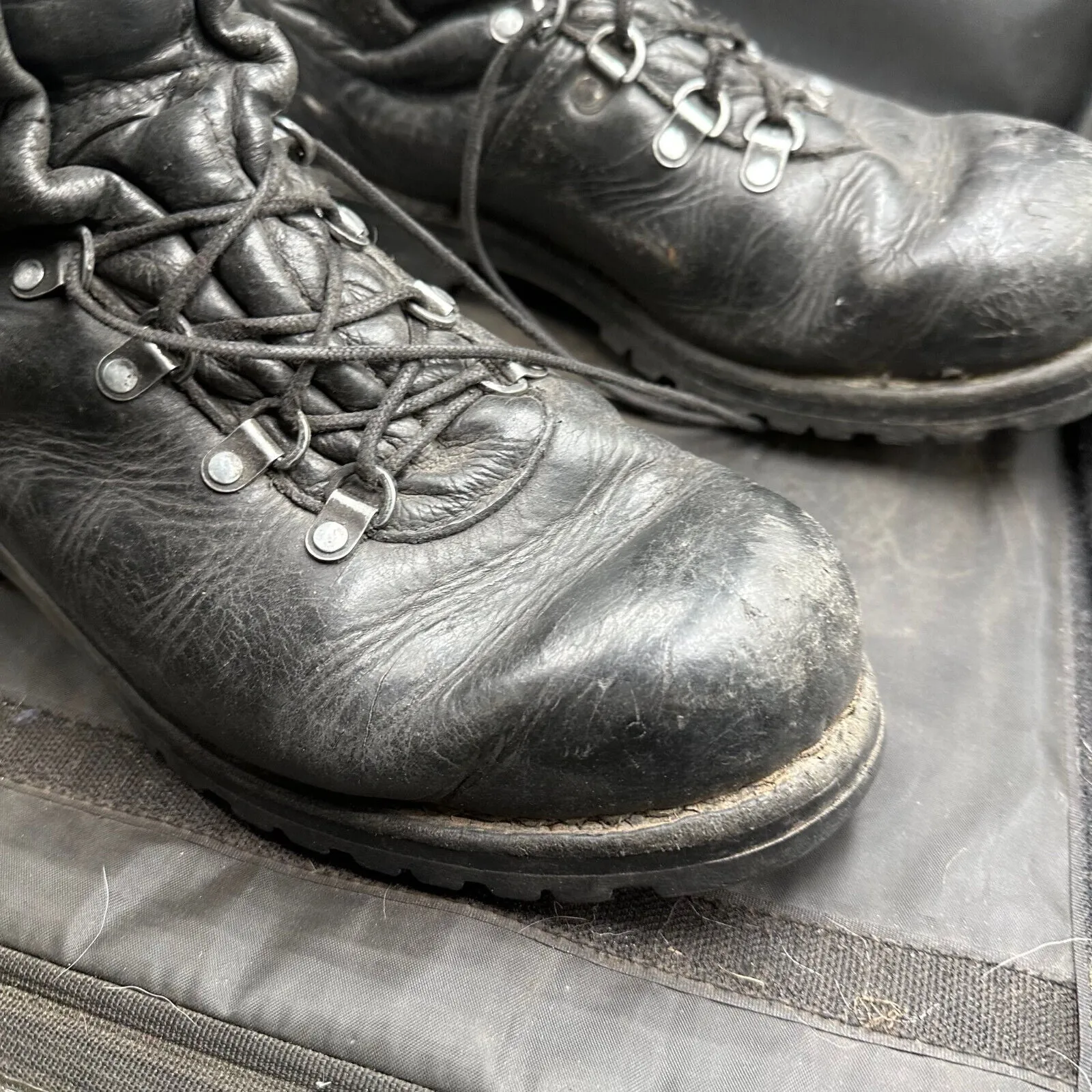Austrian Army Black Leather Army Combat Boots - Size EU 45 - UK 10.5