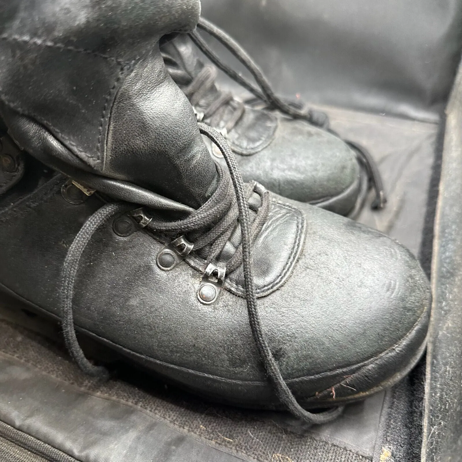 Austrian Army Black Leather Army Combat Boots - Size EU 45 - UK 10.5