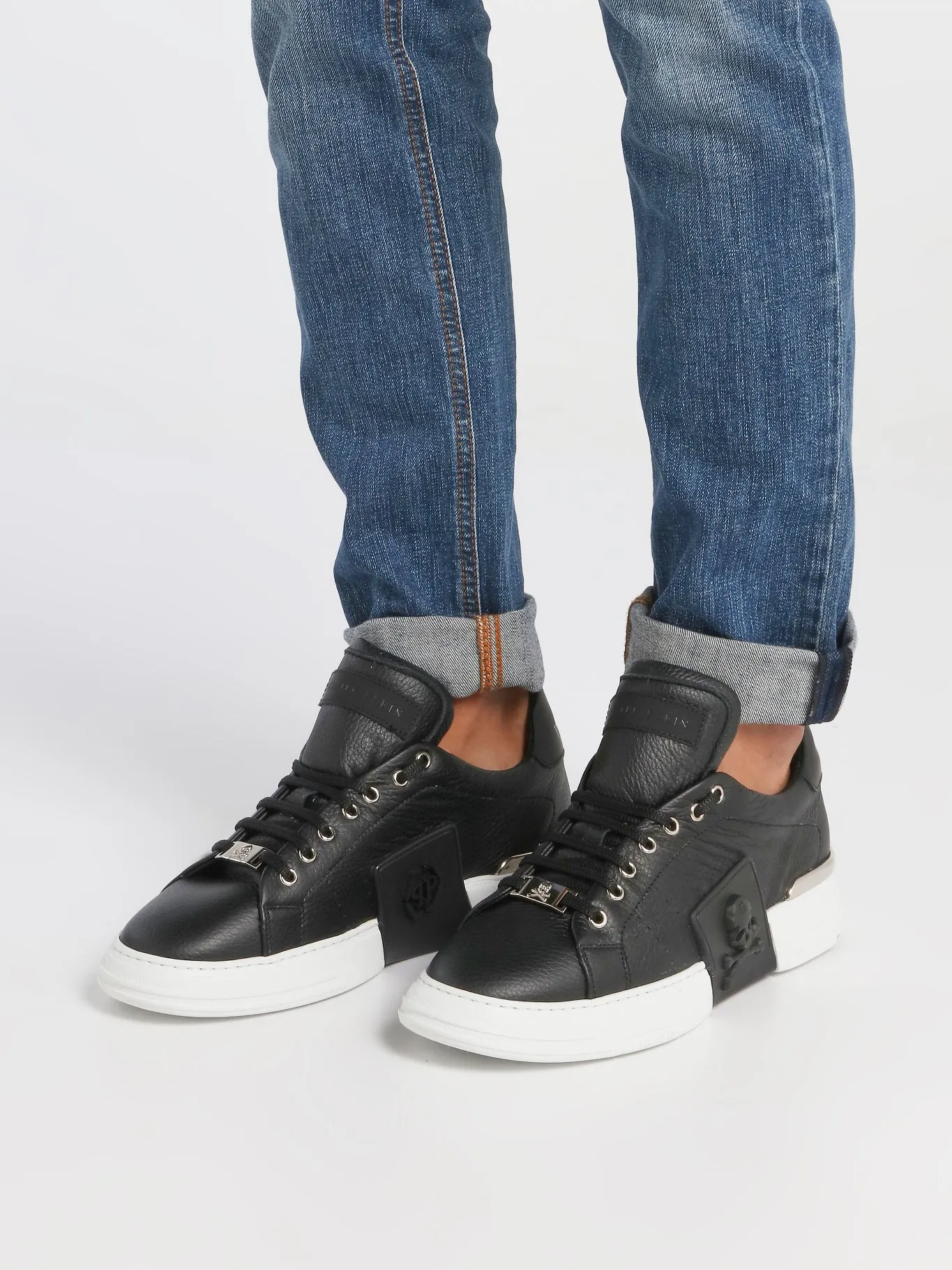 Black Skull Contrast Sole Sneakers