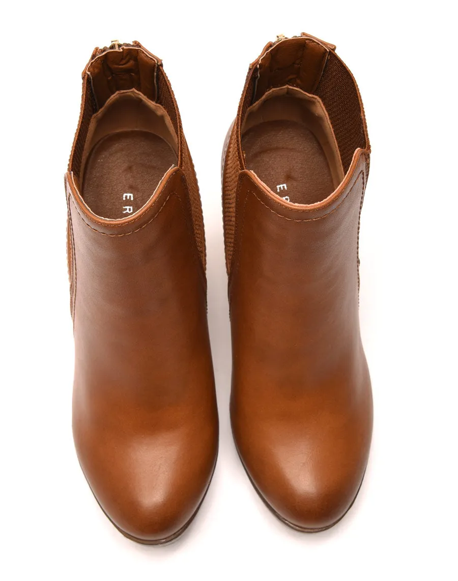 Bottines camelles à talons avec élastiques