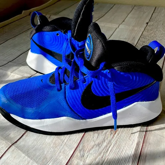 Boys Nike Team Hustle D 9