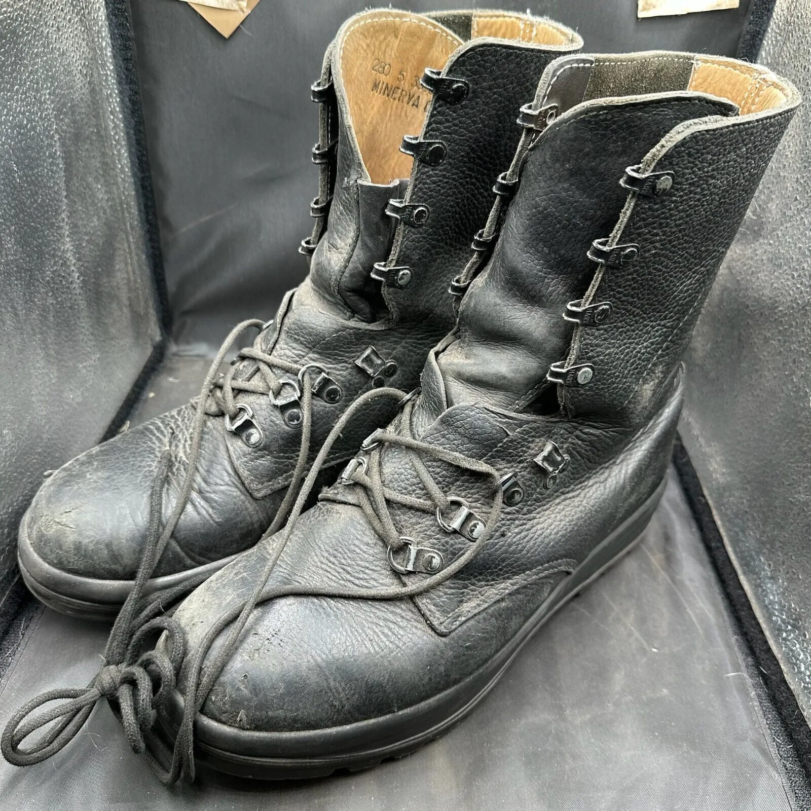 British Army Black Leather Army Combat Boots - Size UK 10 - 28cm
