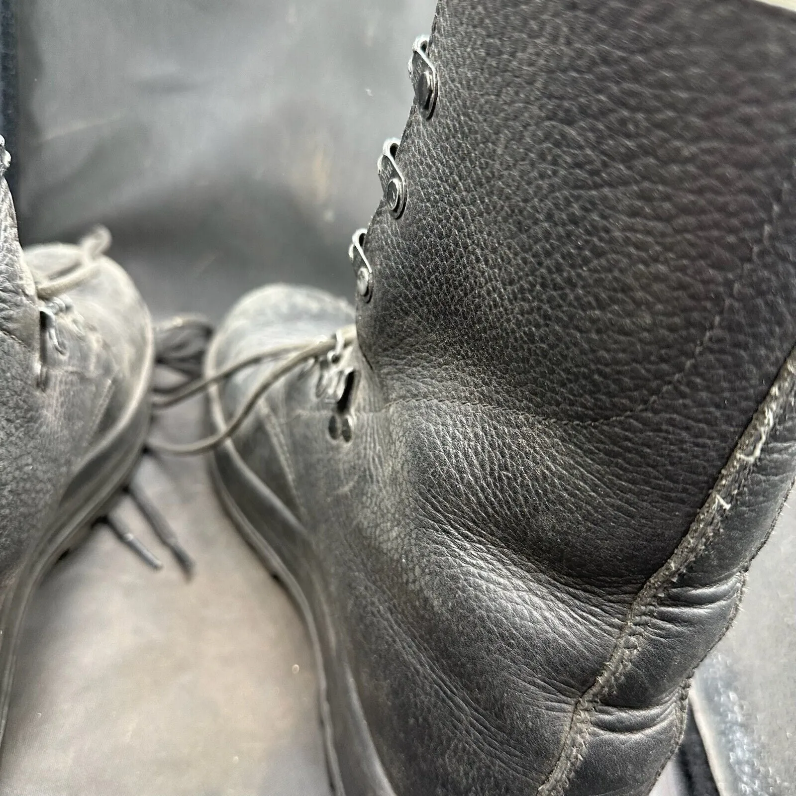 British Army Black Leather Army Combat Boots - Size UK 10 - 28cm