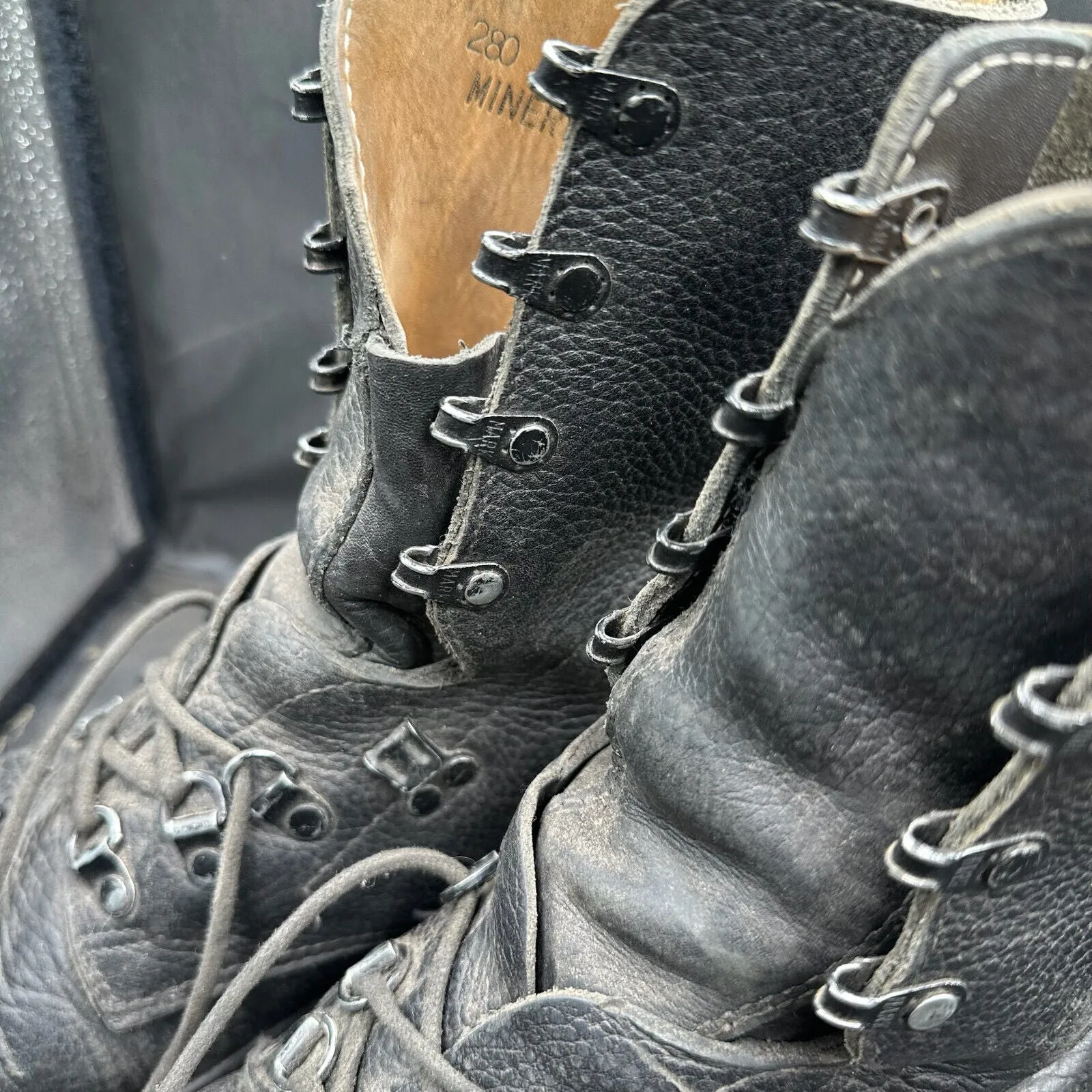 British Army Black Leather Army Combat Boots - Size UK 10 - 28cm