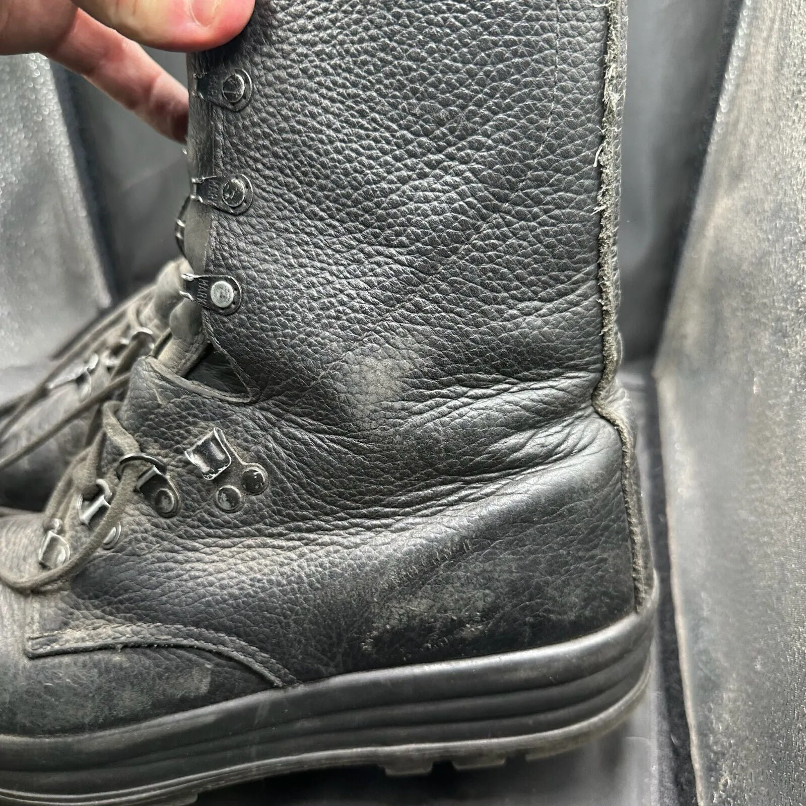British Army Black Leather Army Combat Boots - Size UK 10 - 28cm