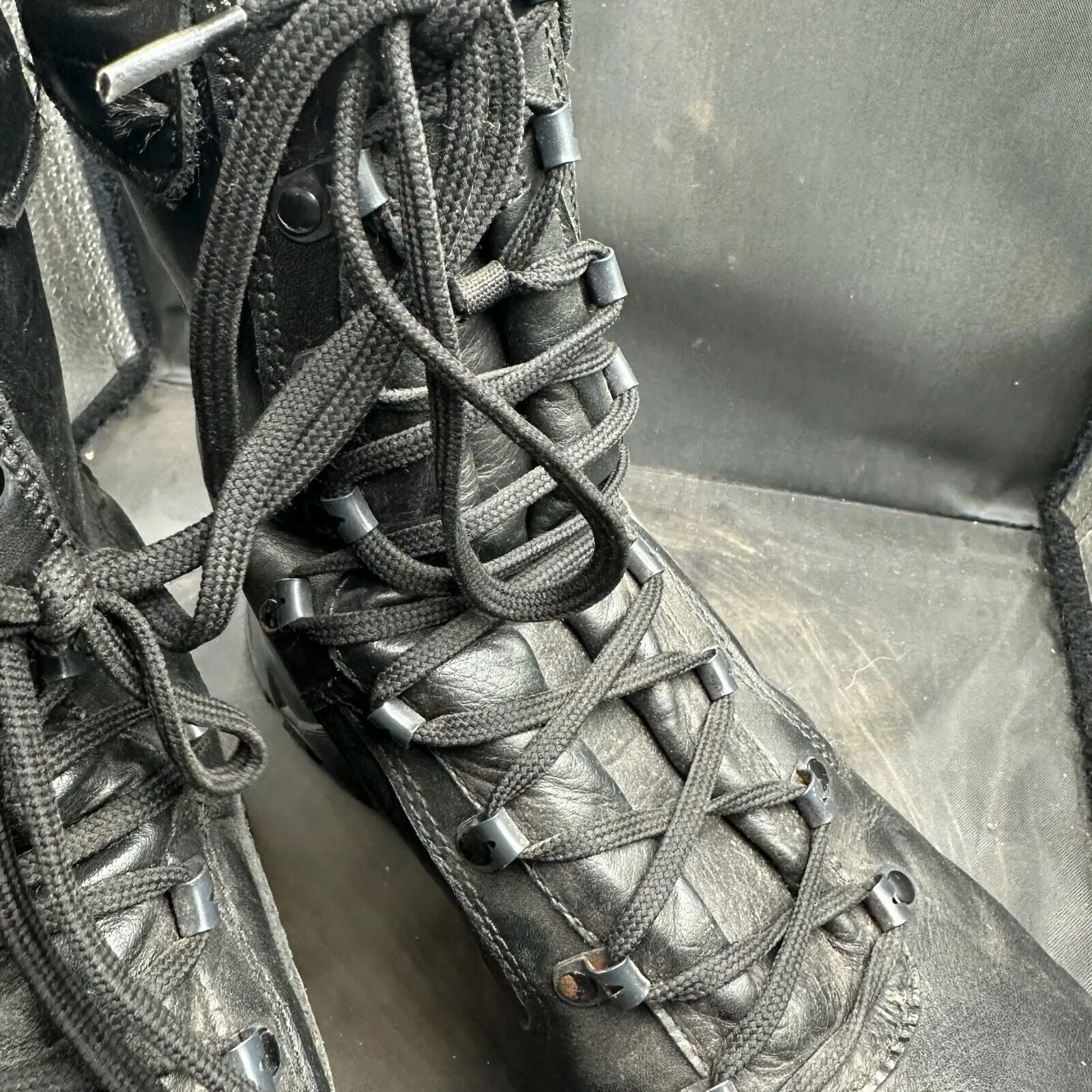 British Army Black Leather Army Combat Boots - YDS - Size UK 7M