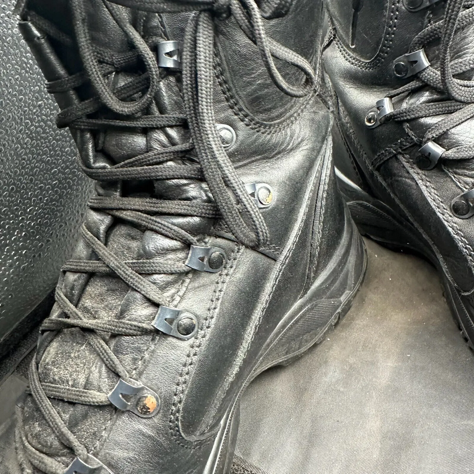 British Army Black Leather Army Combat Boots - YDS - Size UK 7M