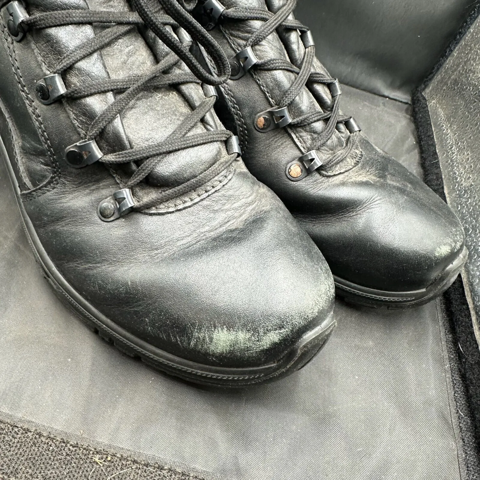 British Army Black Leather Army Combat Boots - YDS - Size UK 7M