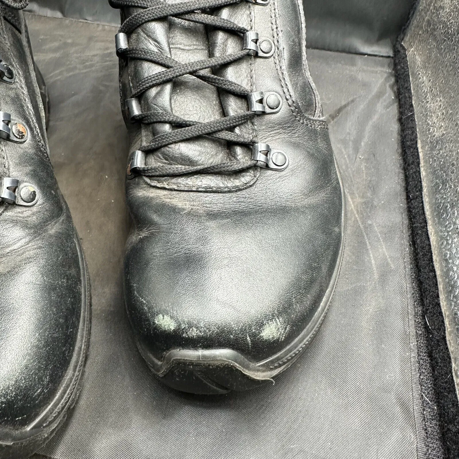 British Army Black Leather Army Combat Boots - YDS - Size UK 7M