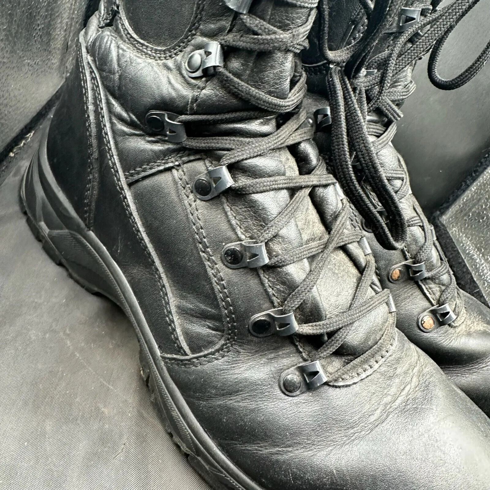 British Army Black Leather Army Combat Boots - YDS - Size UK 7M