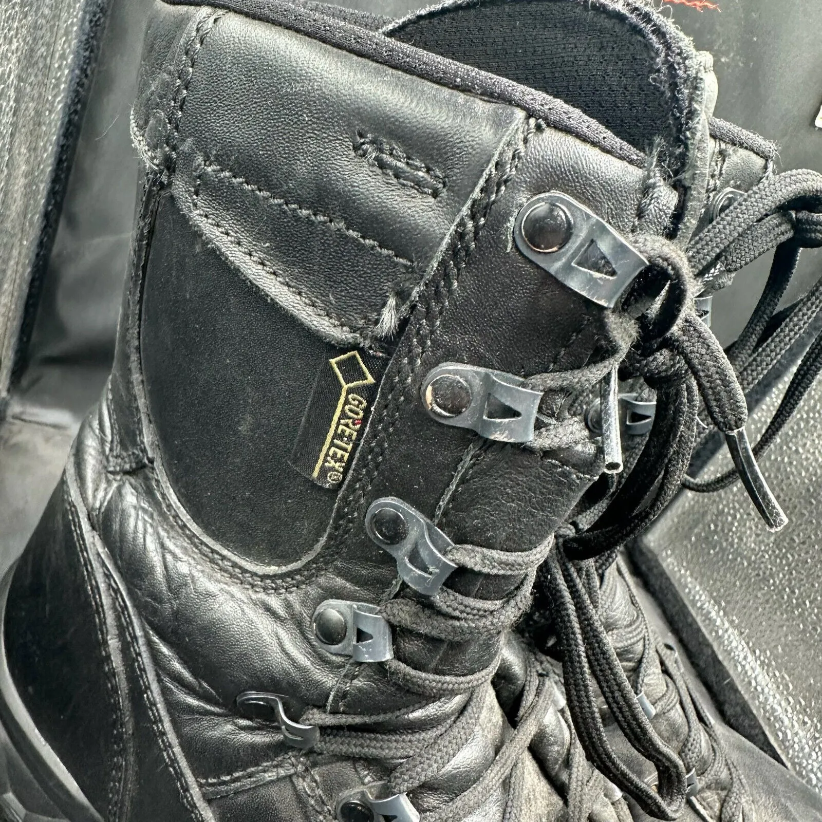 British Army Black Leather Army Combat Boots - YDS - Size UK 7M