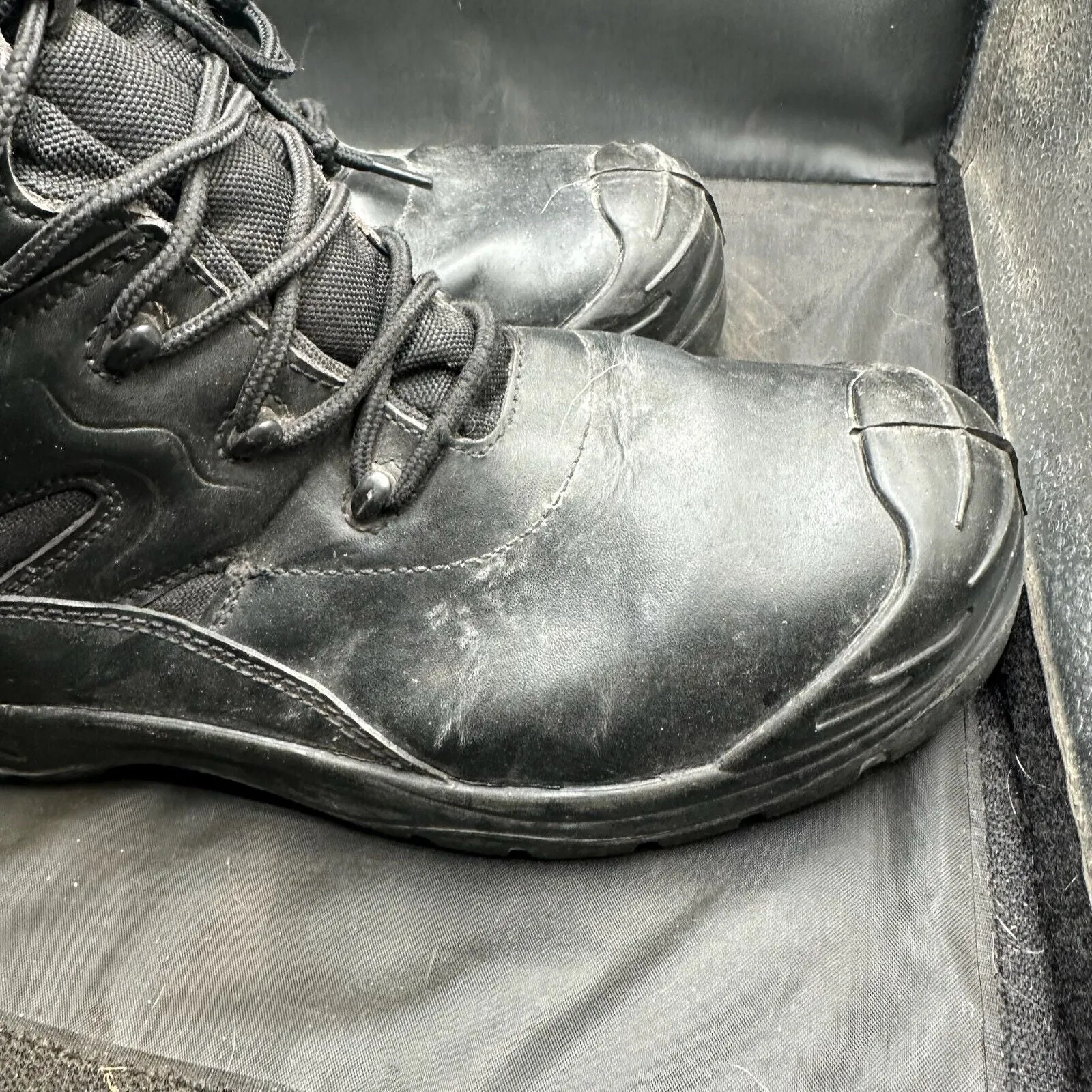 British Army Black Leather Army High Leg Combat Boots - Size UK 8M