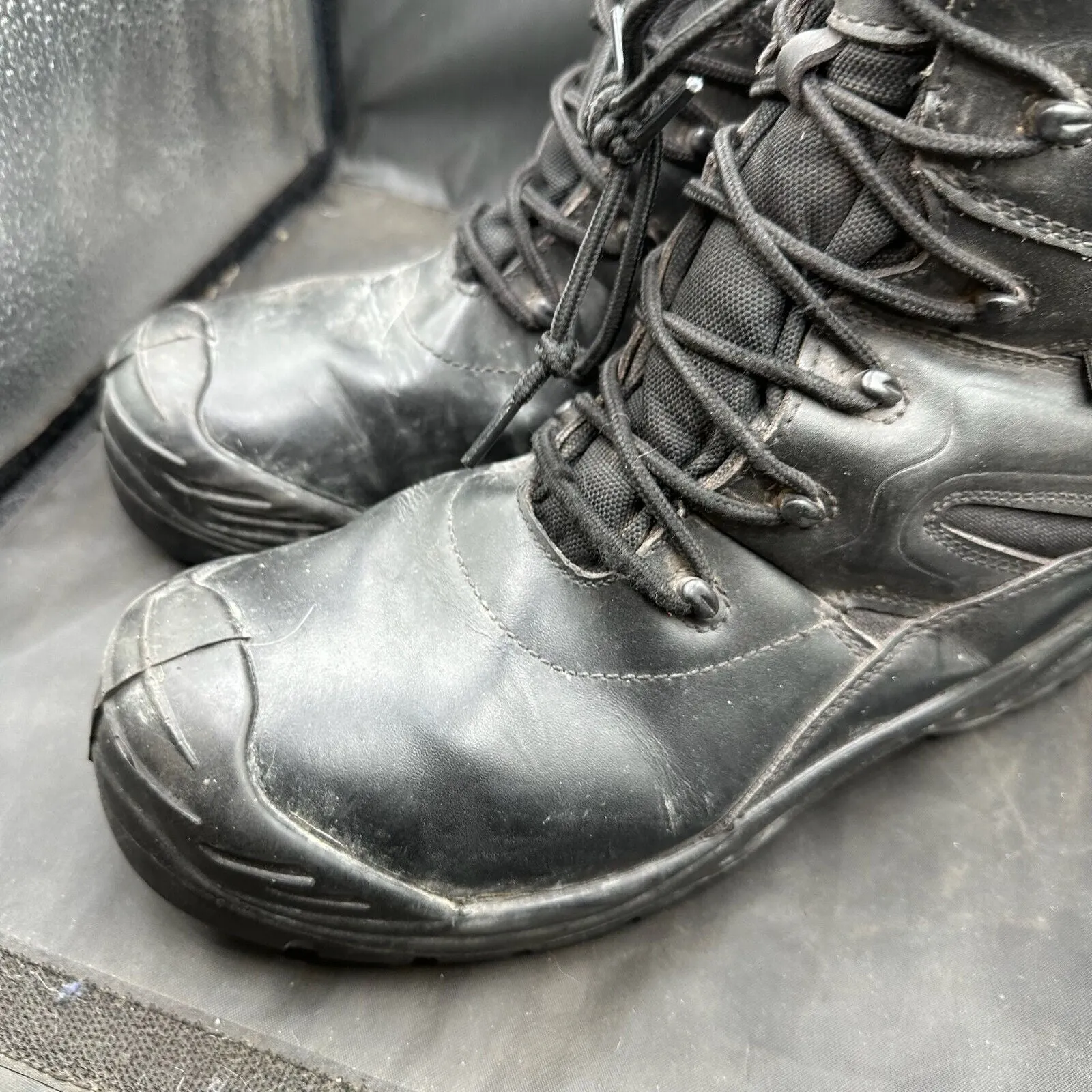 British Army Black Leather Army High Leg Combat Boots - Size UK 8M