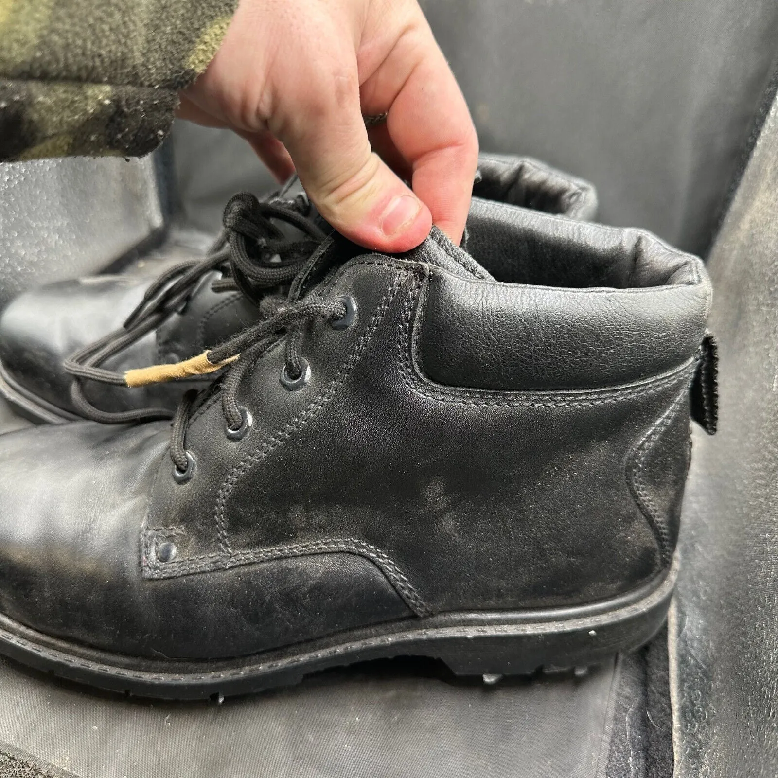 British Army Black Leather Safety / Combat Boots - Size EU 44 - UK 9M