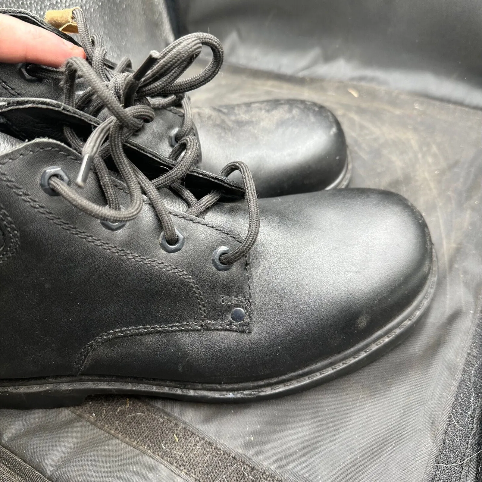 British Army Black Leather Safety / Combat Boots - Size EU 44 - UK 9M