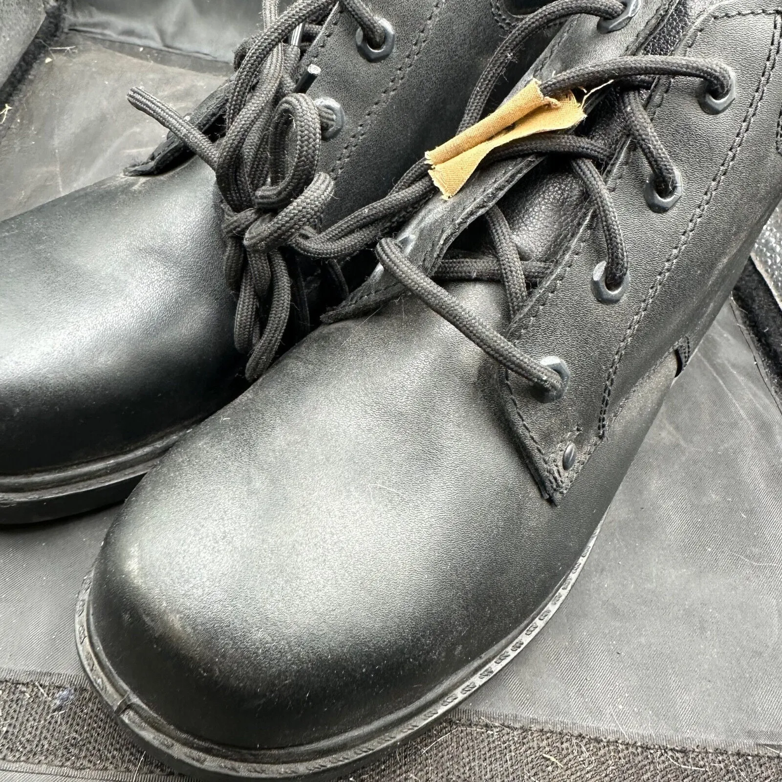 British Army Black Leather Safety / Combat Boots - Size EU 44 - UK 9M