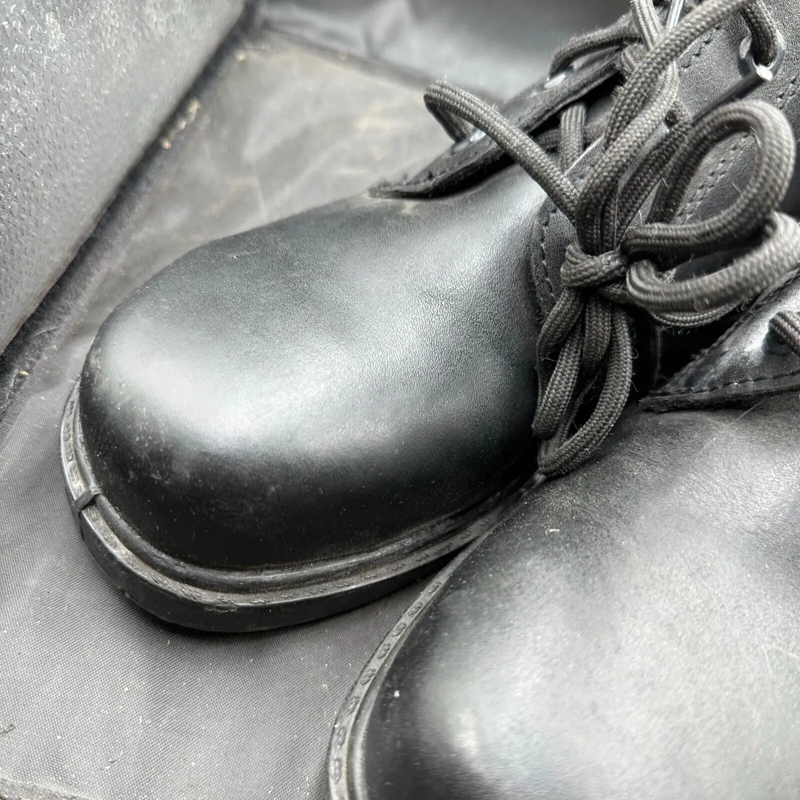 British Army Black Leather Safety / Combat Boots - Size EU 44 - UK 9M