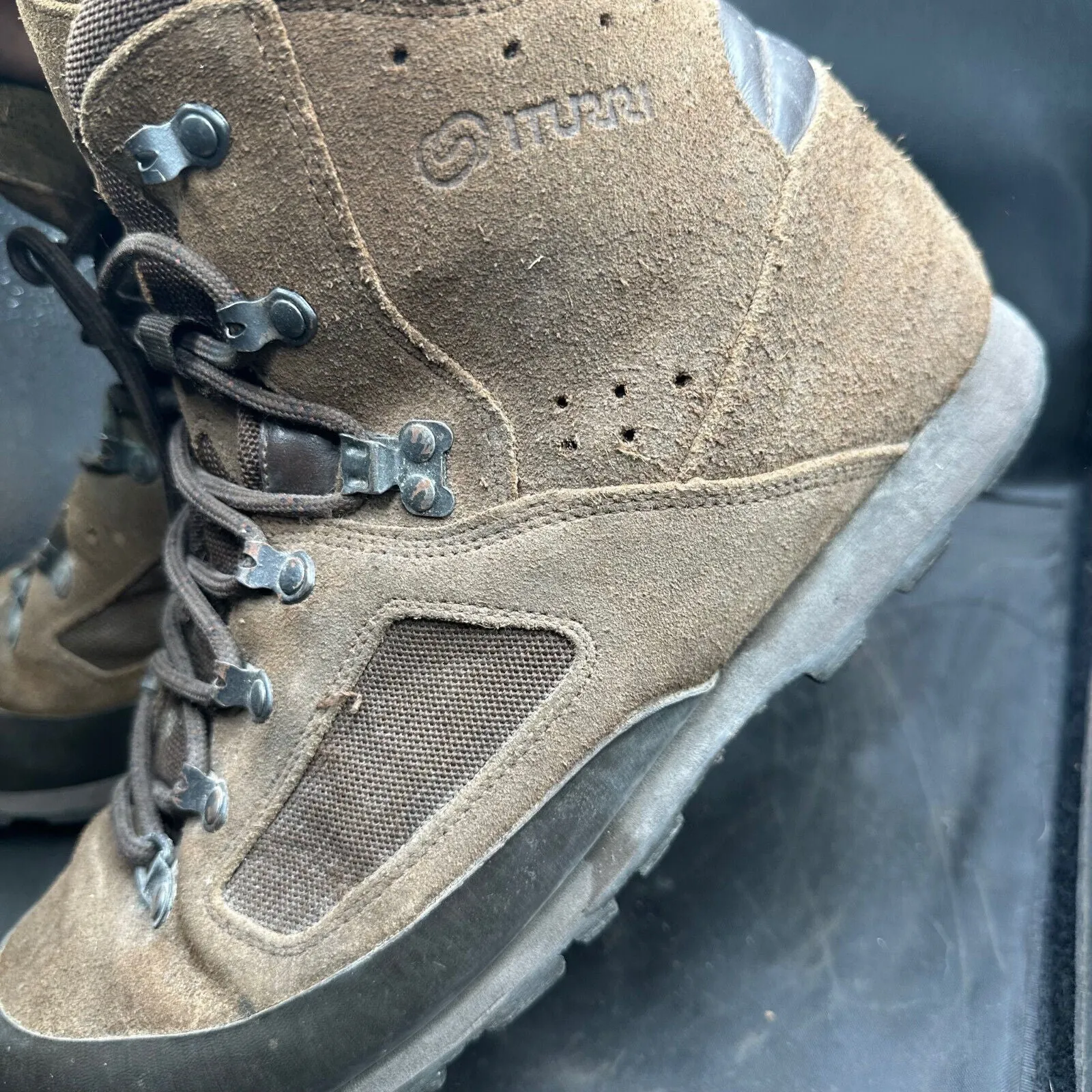 British Army Brown Leather High Top Combat Boots - Size EU 45 - UK 10M