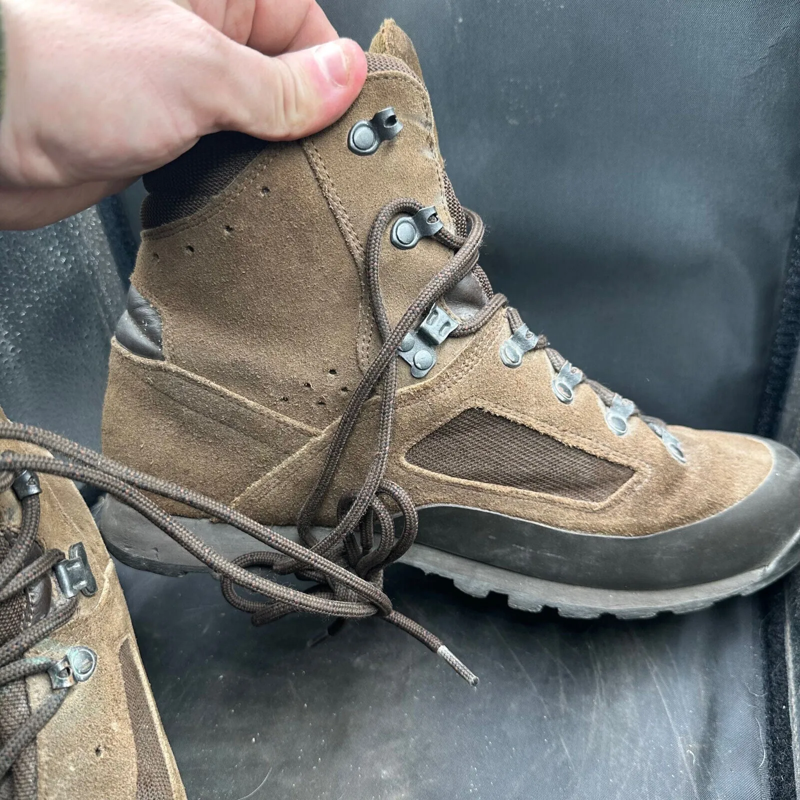 British Army Brown Leather High Top Combat Boots - Size EU 45 - UK 10M