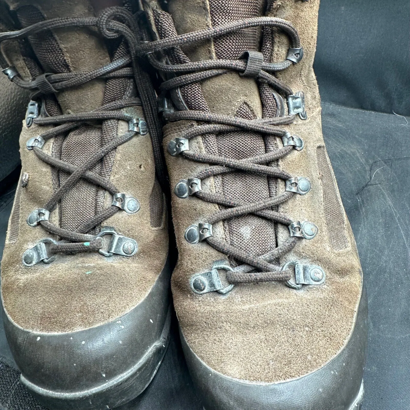 British Army Brown Leather High Top Combat Boots - Size EU 45 - UK 10M