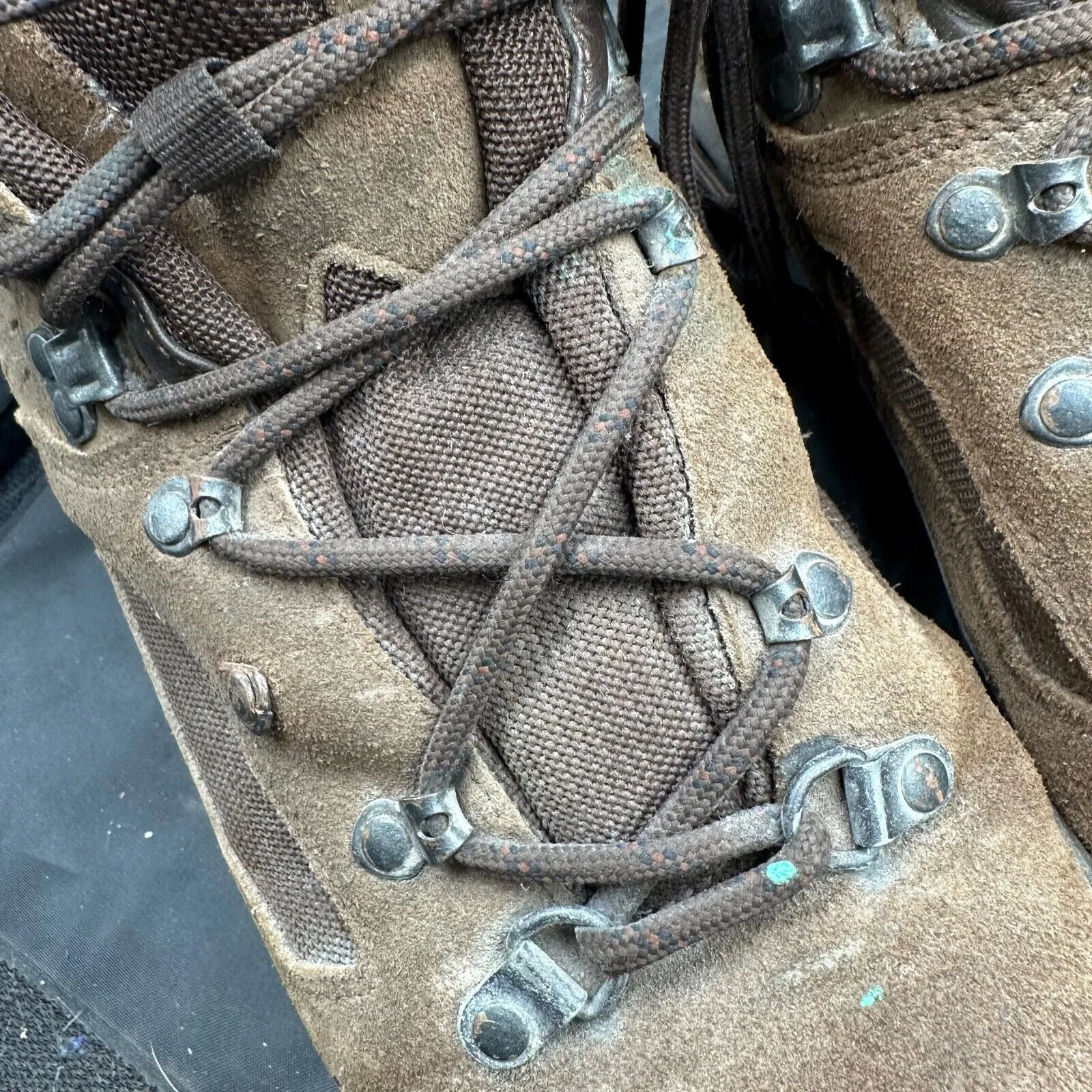 British Army Brown Leather High Top Combat Boots - Size EU 45 - UK 10M