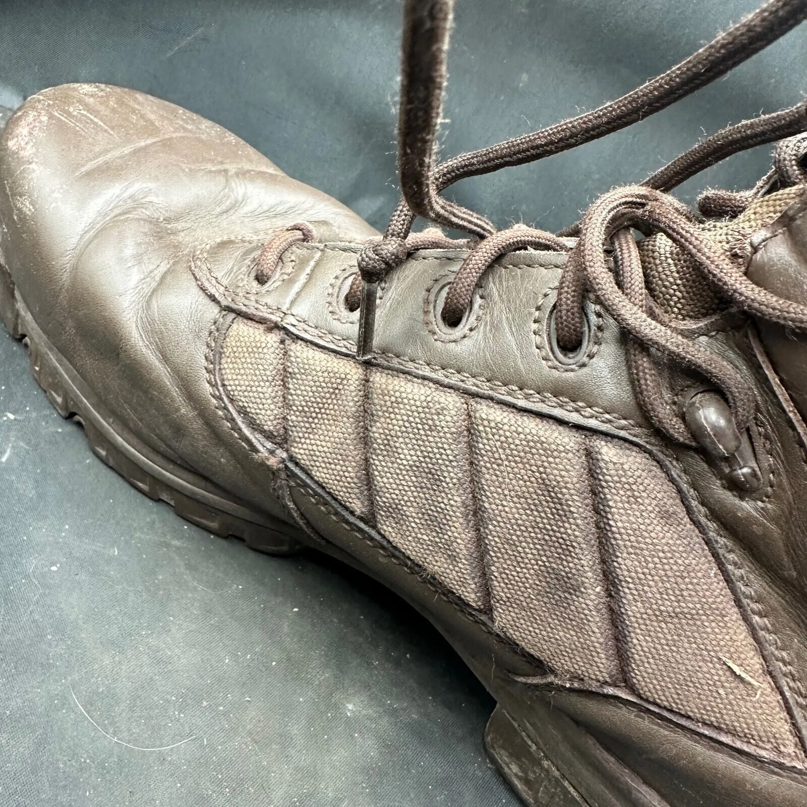 British Army Brown Leather High Top Combat Boots - Size EU 46 - UK 11M