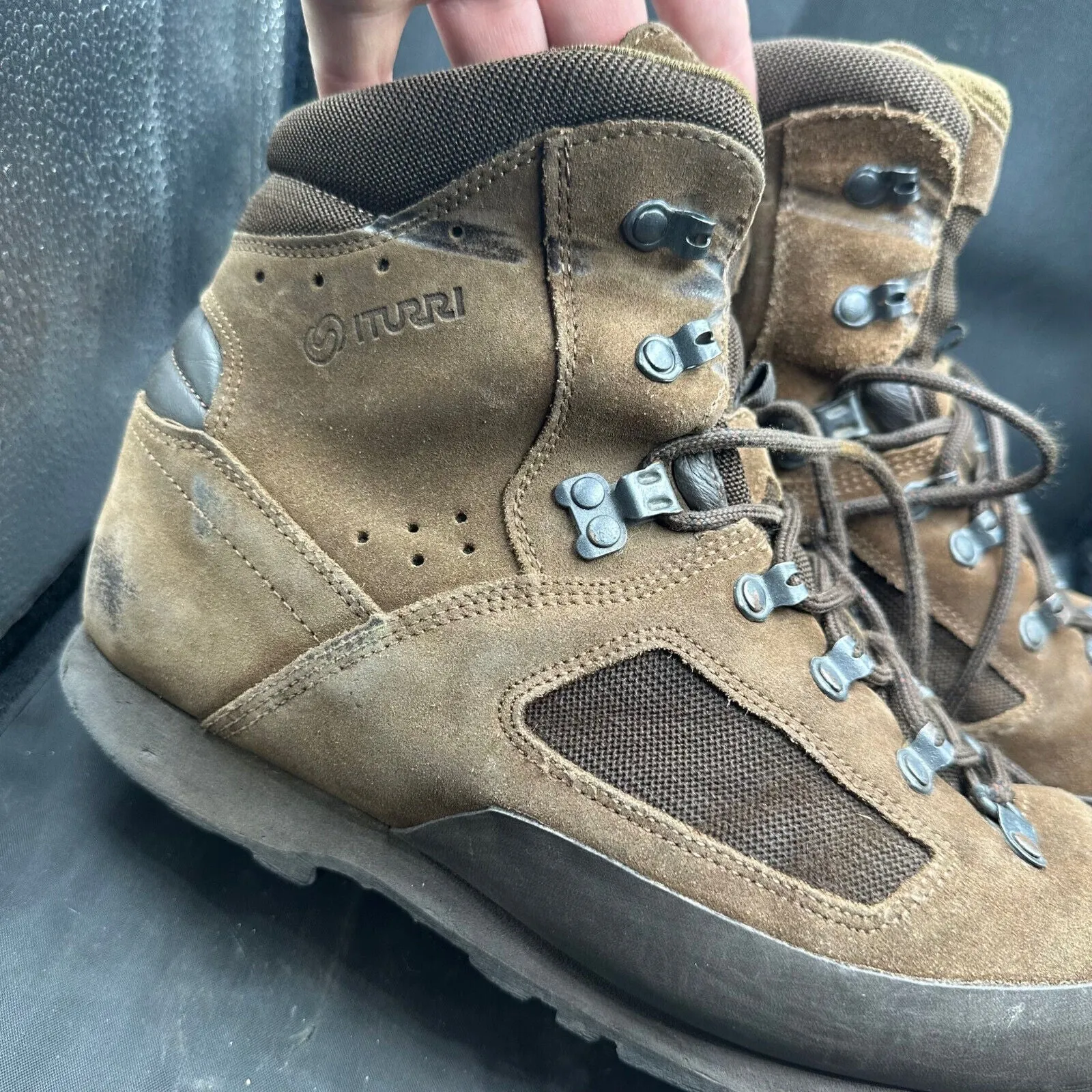 British Army Brown Leather Iturri High Top Combat Boots - Size EU 45 - UK 10M