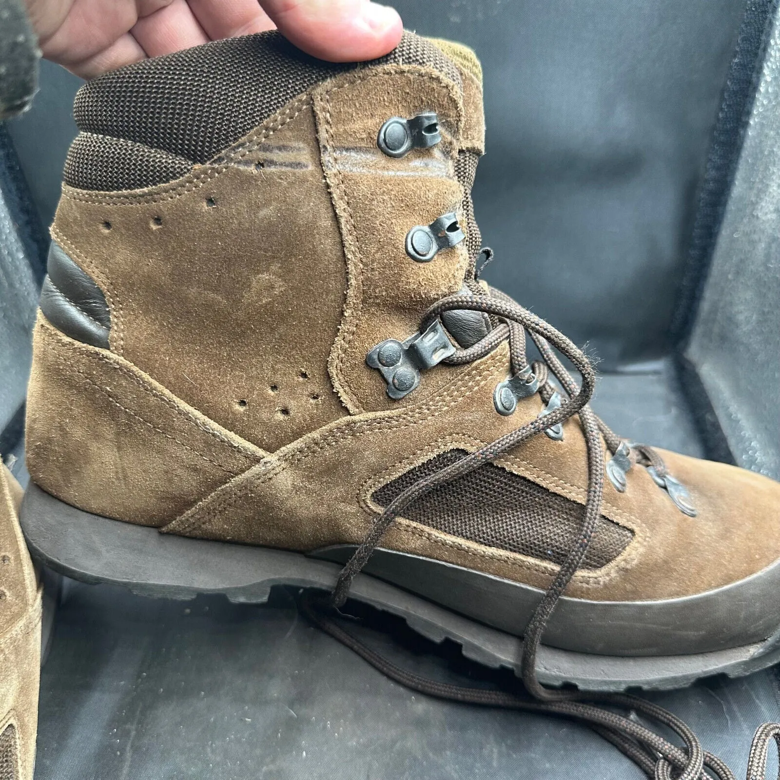 British Army Brown Leather Iturri High Top Combat Boots - Size EU 45 - UK 10M