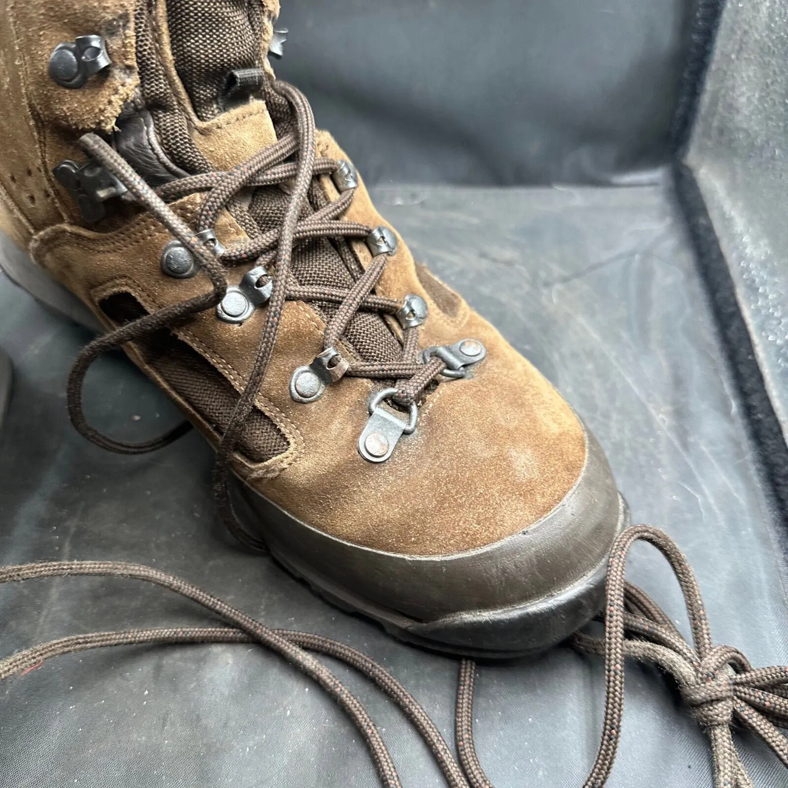 British Army Brown Leather Iturri High Top Combat Boots - Size EU 45 - UK 10M