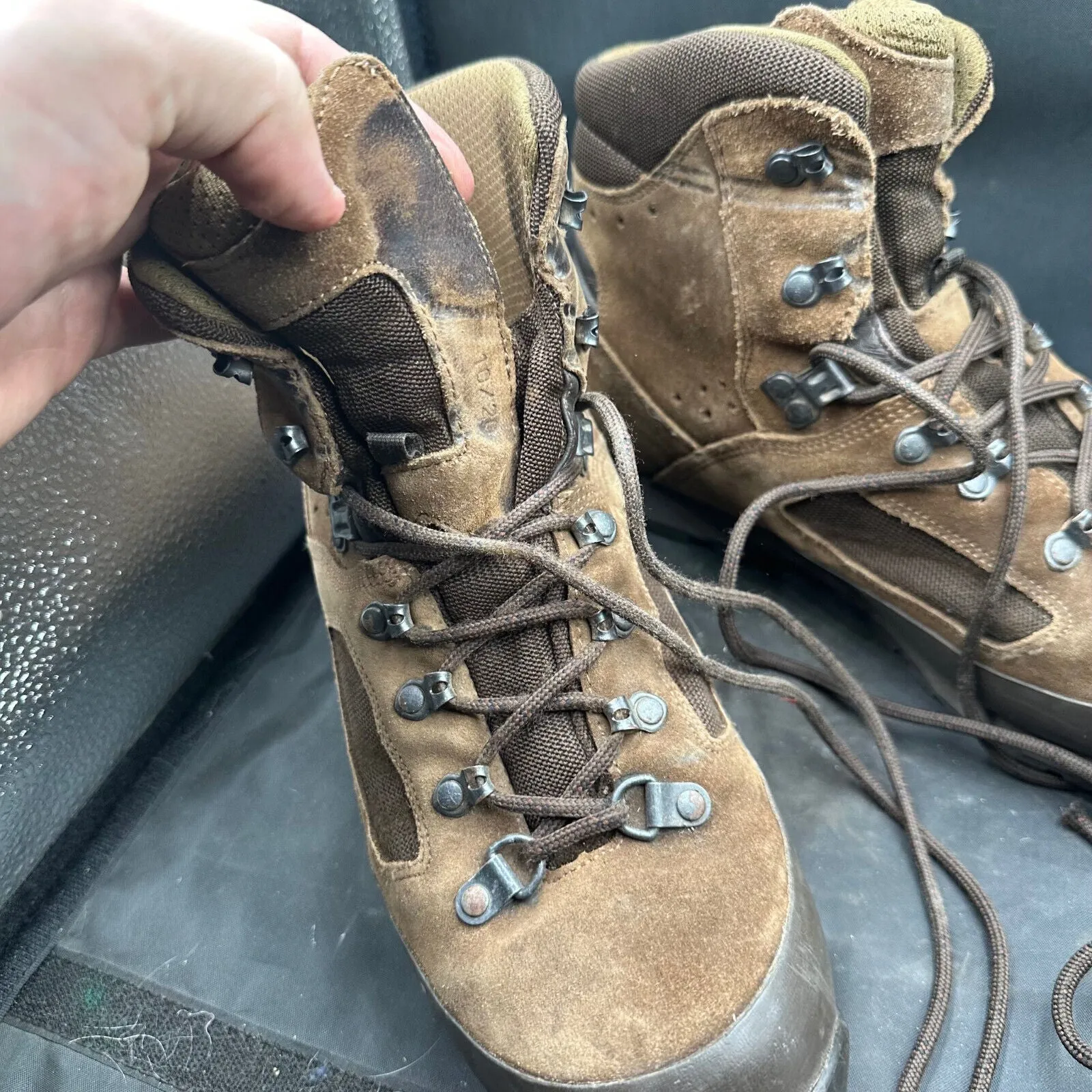 British Army Brown Leather Iturri High Top Combat Boots - Size EU 45 - UK 10M