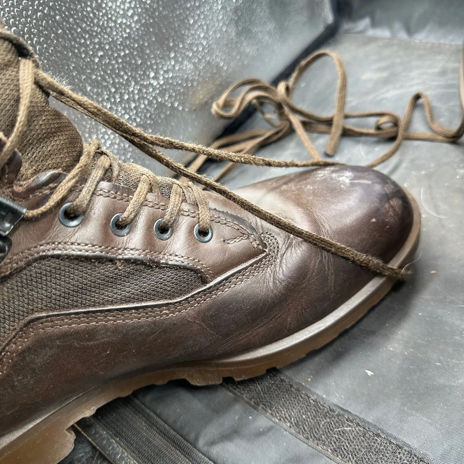 British Army Brown Leather YDS High Top Combat Patrol Boots- Size EU 47 - UK 13W